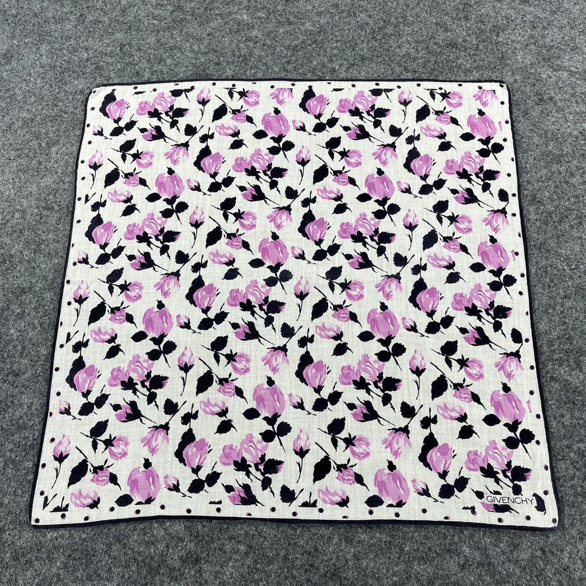 Givenchy Givenchy Handkerchief / Bandana / Neckerchief B477 Size ONE SIZE - 1 Thumbnail