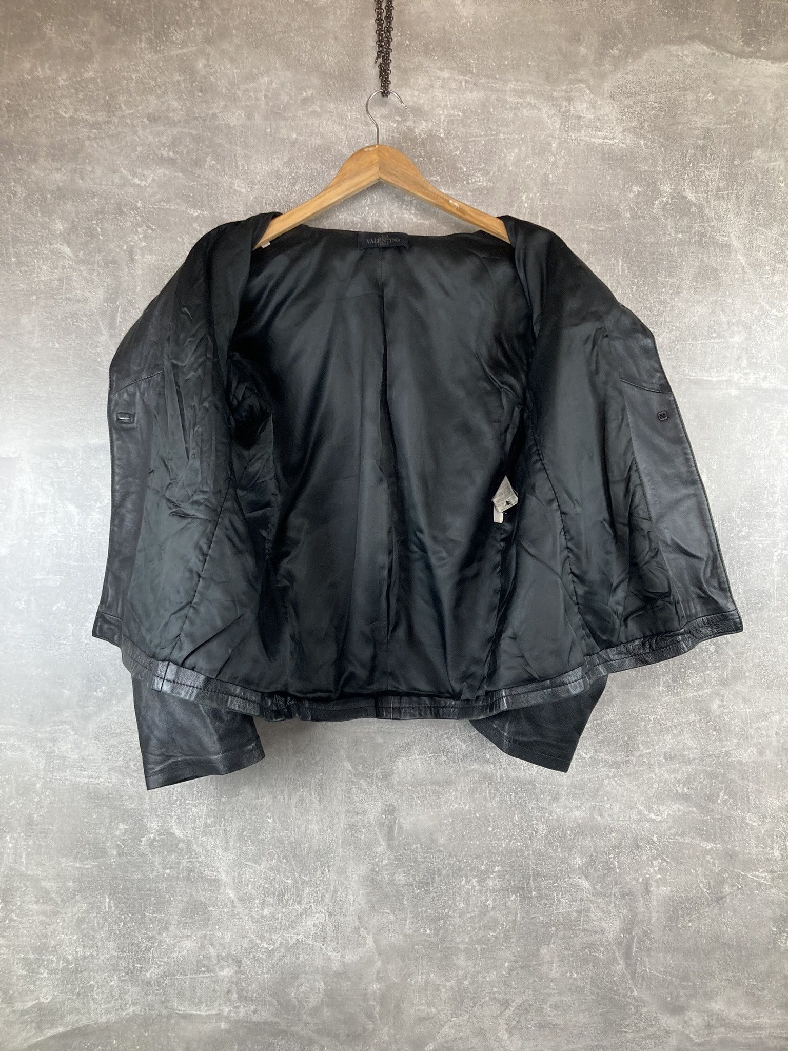 Valentino Vintage Valentino Jeans black avant garde leather jacket Size XL / US 12-14 / IT 48-50 - 9 Thumbnail