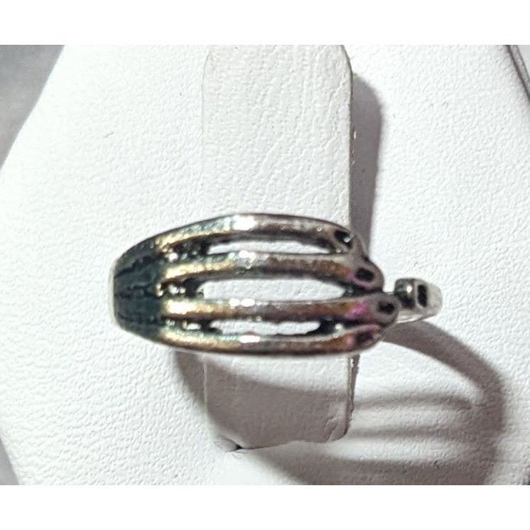 Other Gothic Skeleton Hand Silver Tone Fashion Ring Size 5 1/2 Size ONE SIZE - 1 Thumbnail