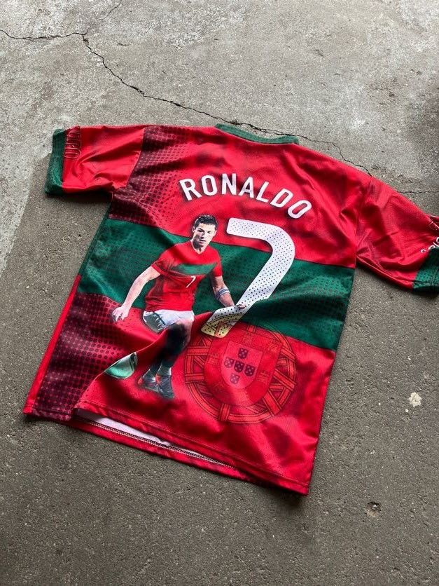 Other Cristiano Ronaldo CR7 Portugal football jersey Size US L / EU 52-54 / 3 - 2 Thumbnail