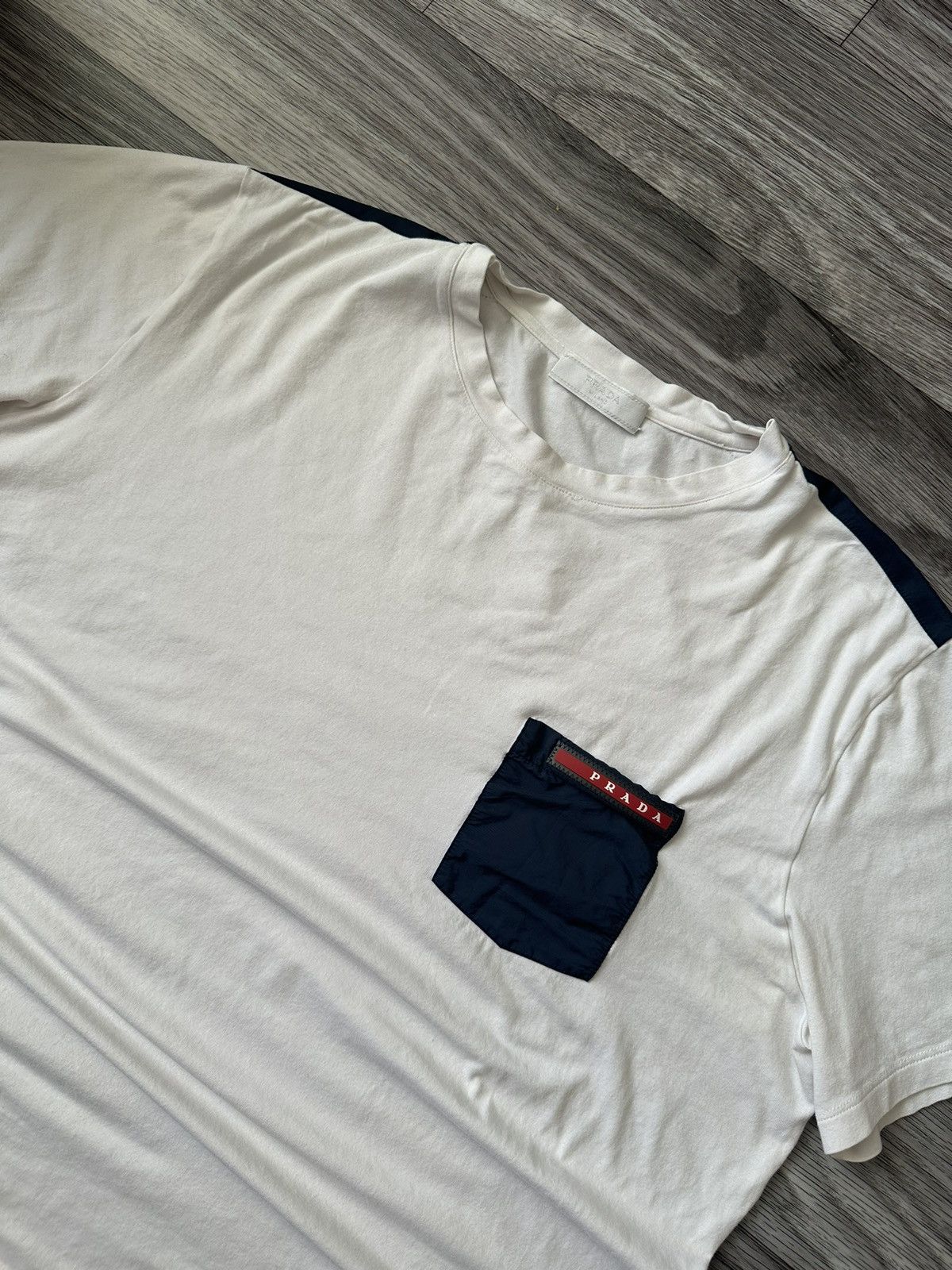 Prada Prada Milano White Red Tab T Shirt Nylon Pocket size L hype Size US L / EU 52-54 / 3 - 3 Thumbnail
