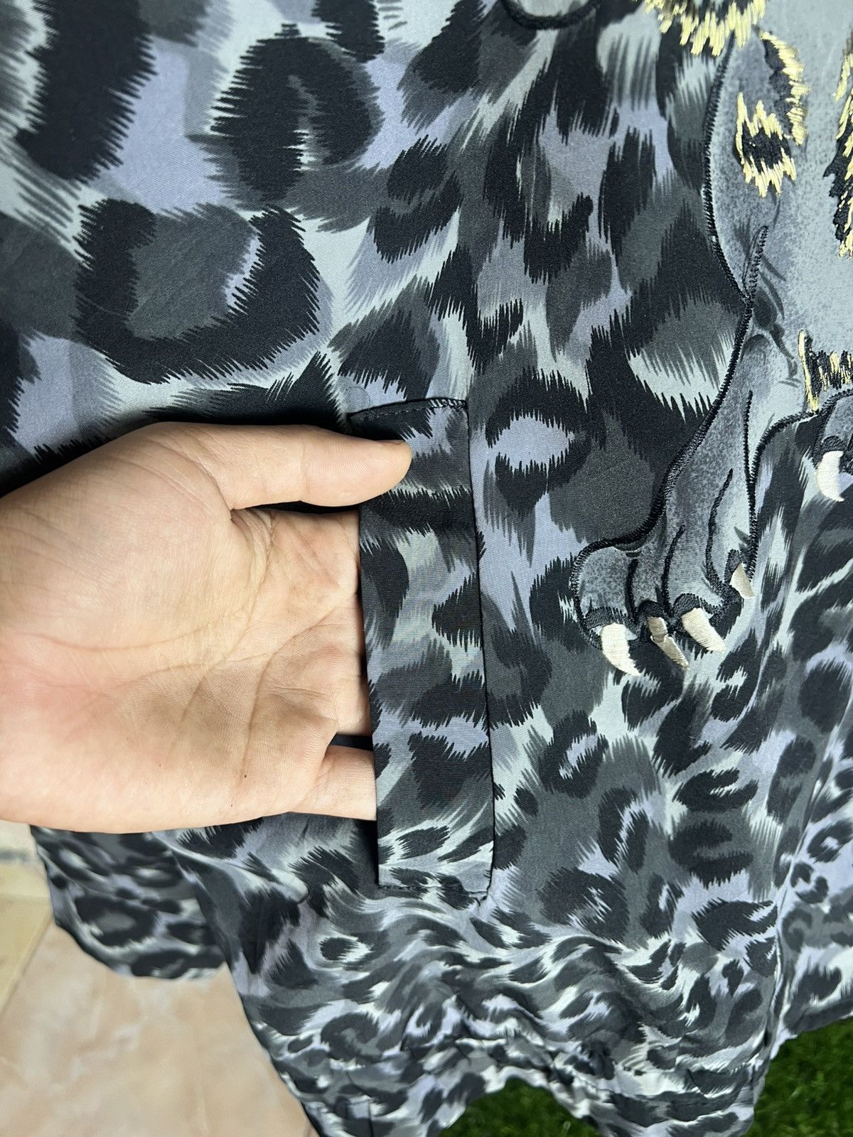 Japanese Brand Japanese Brand Leopard Embroidery Light Jacket Size L / US 10 / IT 46 - 3 Thumbnail
