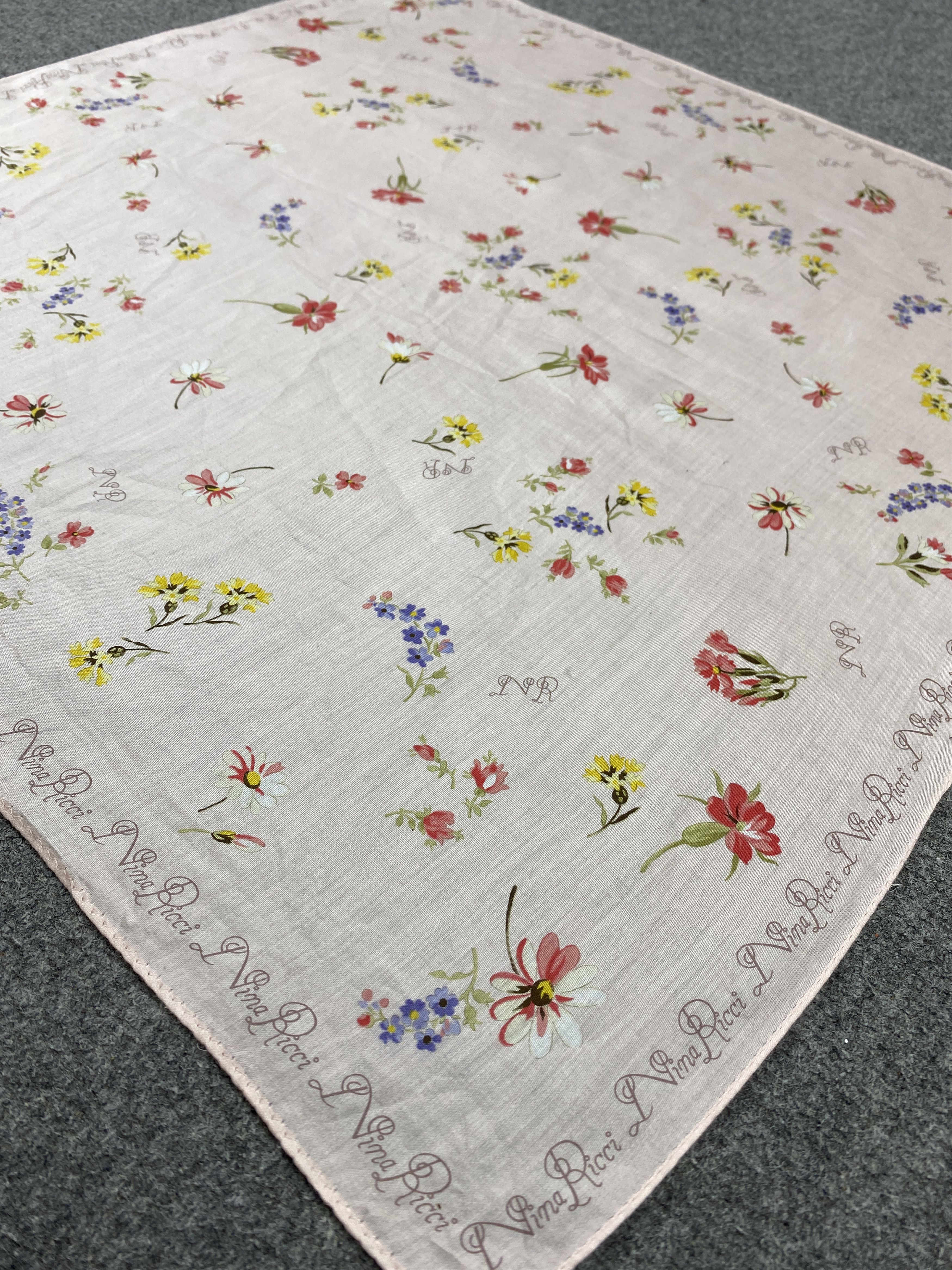 Other Vintage Nina Ricci Handkerchief Neckerchief HKC1159 Size ONE SIZE - 7 Thumbnail