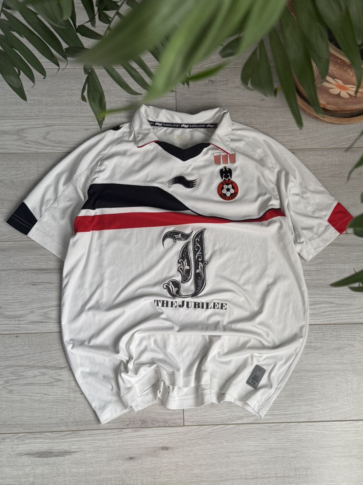 Hypebeast OGC NICE 2011-2012 AWAY FOOTBALL SHIRT Soccer JERSEY Size L Size US M / EU 48-50 / 2 - 1 Thumbnail