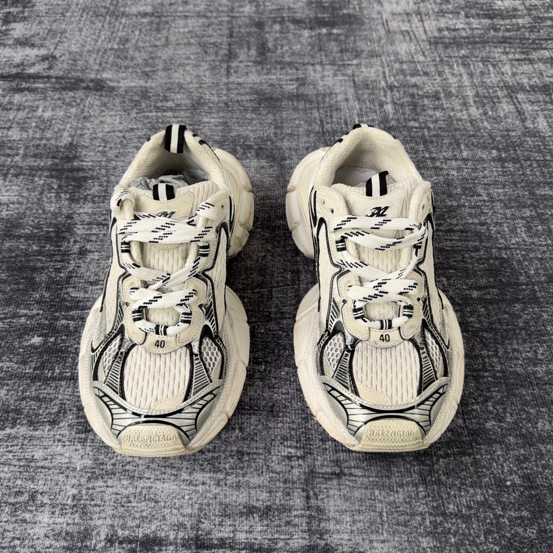 Balenciaga Balenciaga 3XL Distressed Panda Size US 7 / EU 40 - 2 Thumbnail