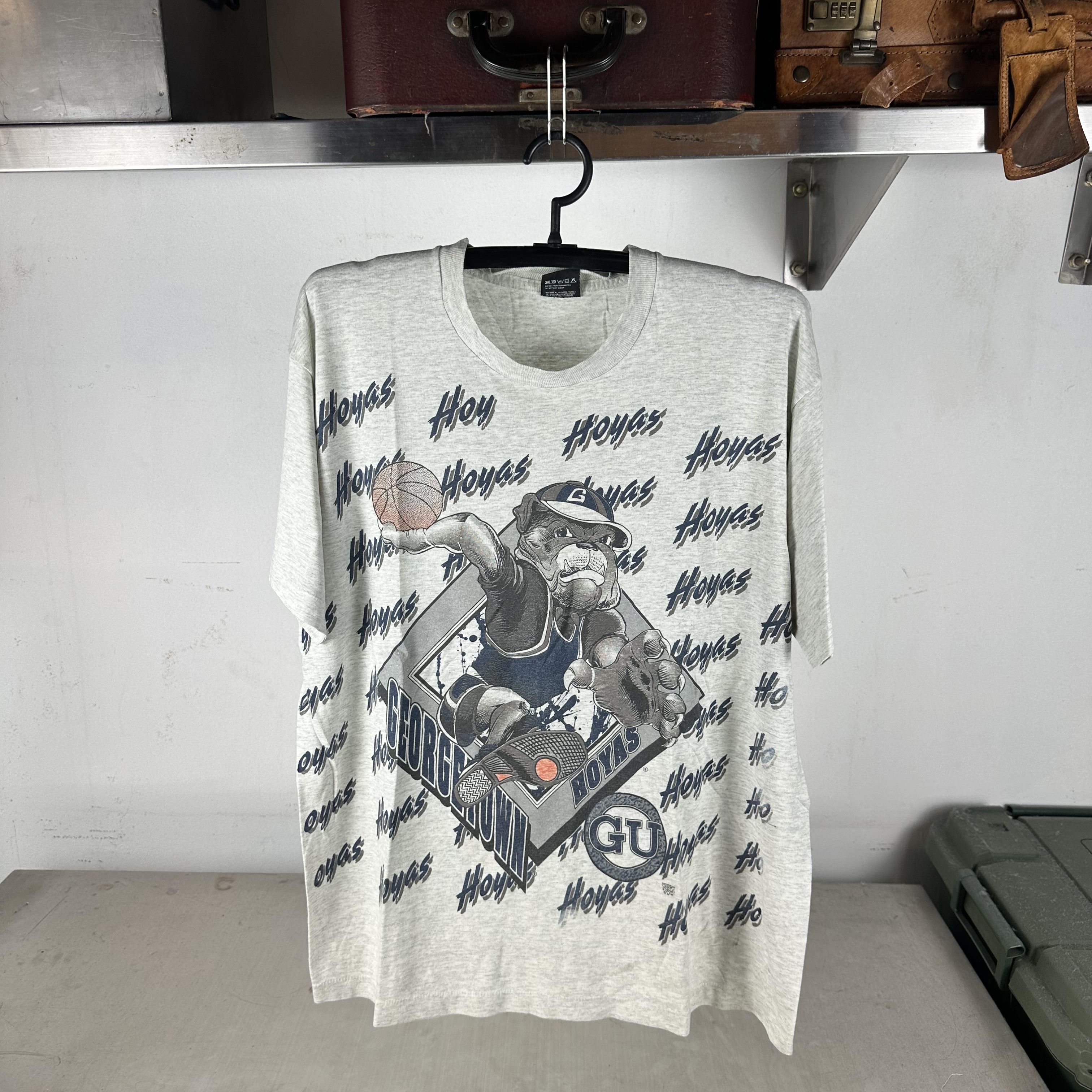 Vintage 90s Georgetown Hoyas Basketball NCAA Mascot AOP T-Shirt Size US XL / EU 56 / 4 - 1 Thumbnail