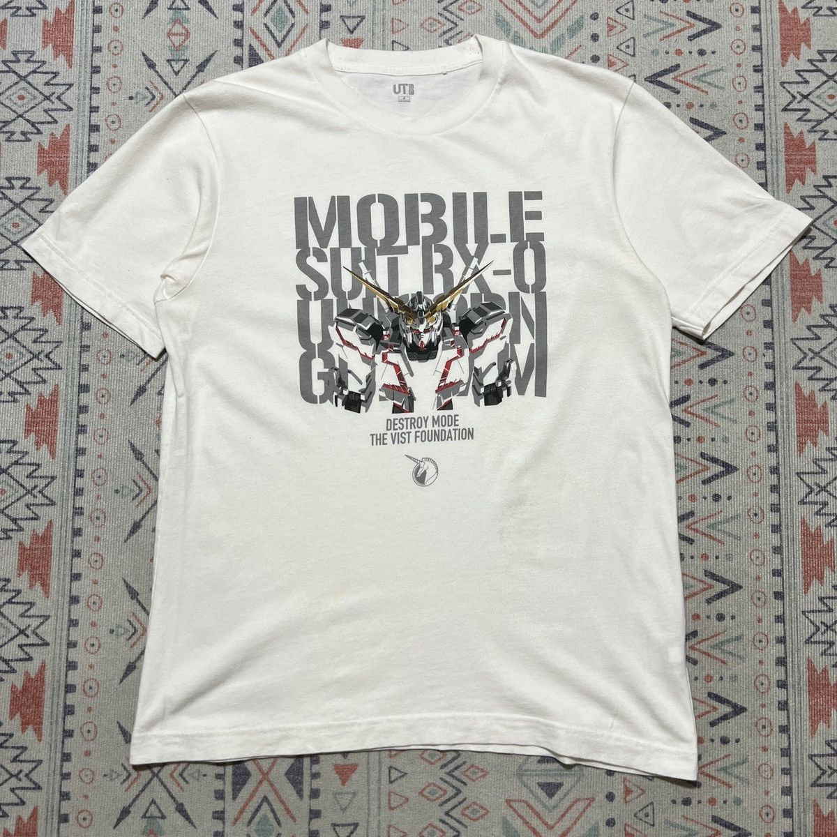 Anime Gundam Uniqlo Tshirt Size US M / EU 48-50 / 2 - 2 Thumbnail