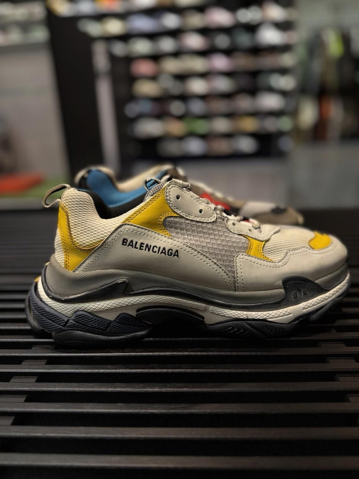 Balenciaga Balenciaga Triple S Men’s Multicolored Sneakers 44EU/11US Size US 11 / EU 44 - 2 Thumbnail