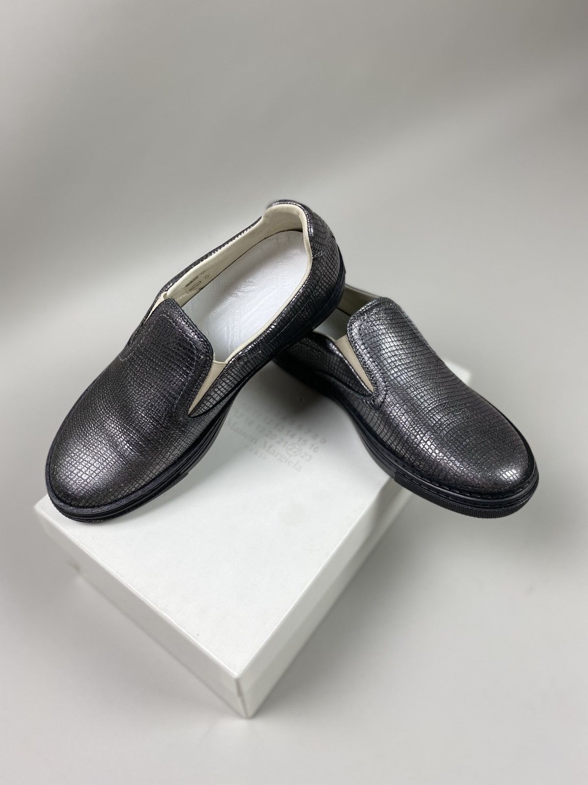 Maison Margiela New! Maison Margiela ladies slip on meds shoes size 37.5 Size US 7.5 / IT 37.5 - 21 Thumbnail