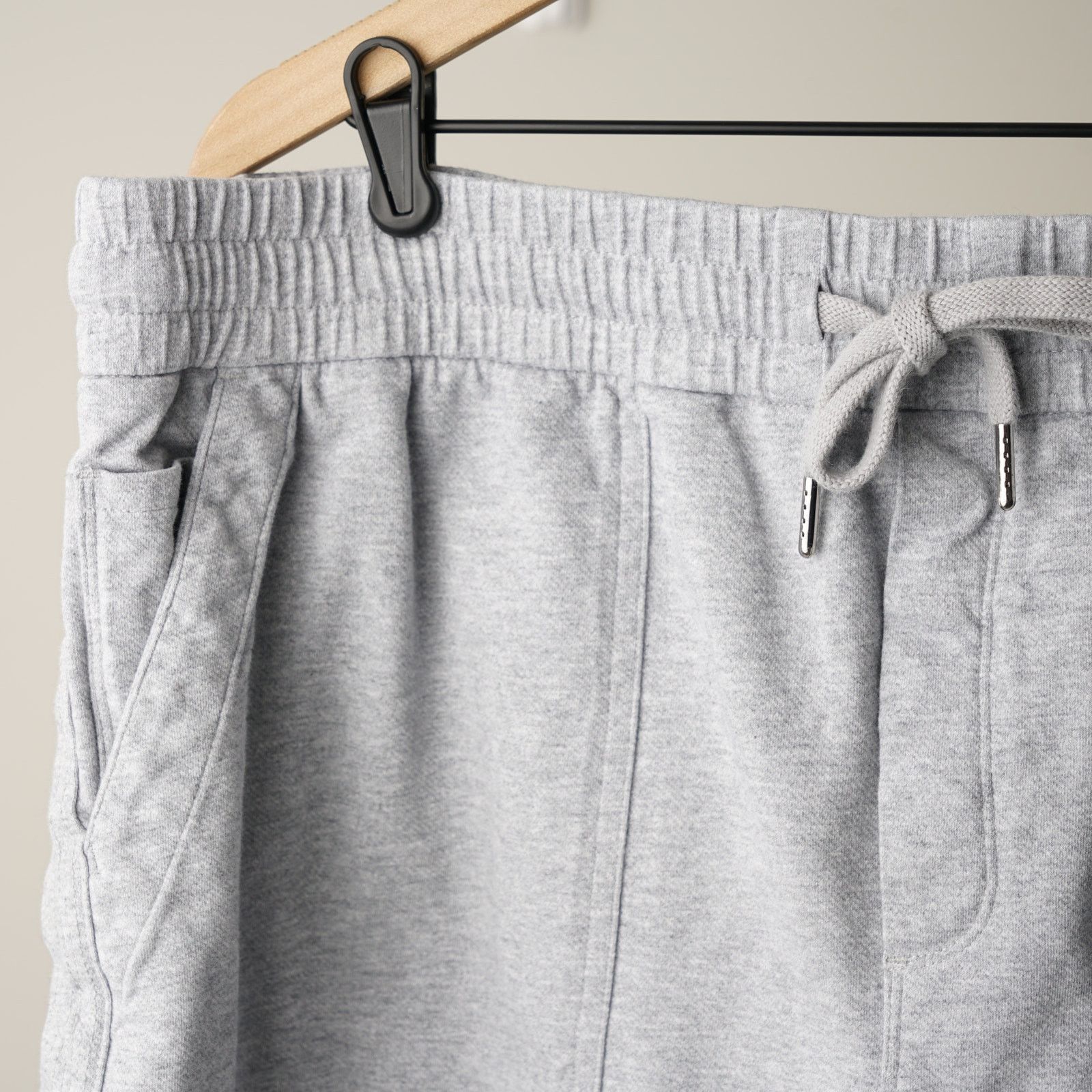 Athleta Athleta Farallon Heathered Short Gray Athleisure Cotton EUC Size 42" / US 20 - 5 Thumbnail
