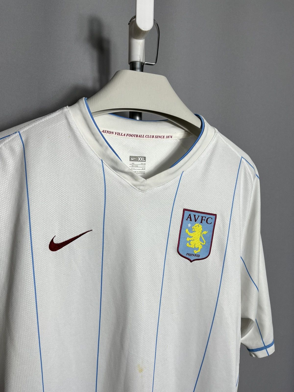 Nike MATCHWORN ASTON VILLA FOOTBALL CLUB 2008 WHITE AWAY SHIRT Size US XXL / EU 58 / 5 - 2 Thumbnail