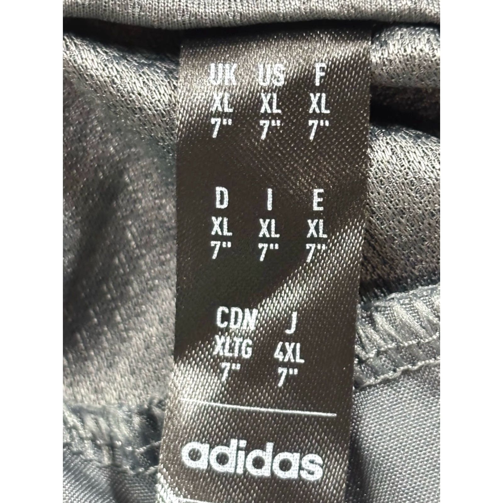 Adidas Adidas Men's Athletic Shorts XL Gray 7-Inch Inseam Zip Pockets Activewear Size US 36 / EU 52 - 5 Thumbnail
