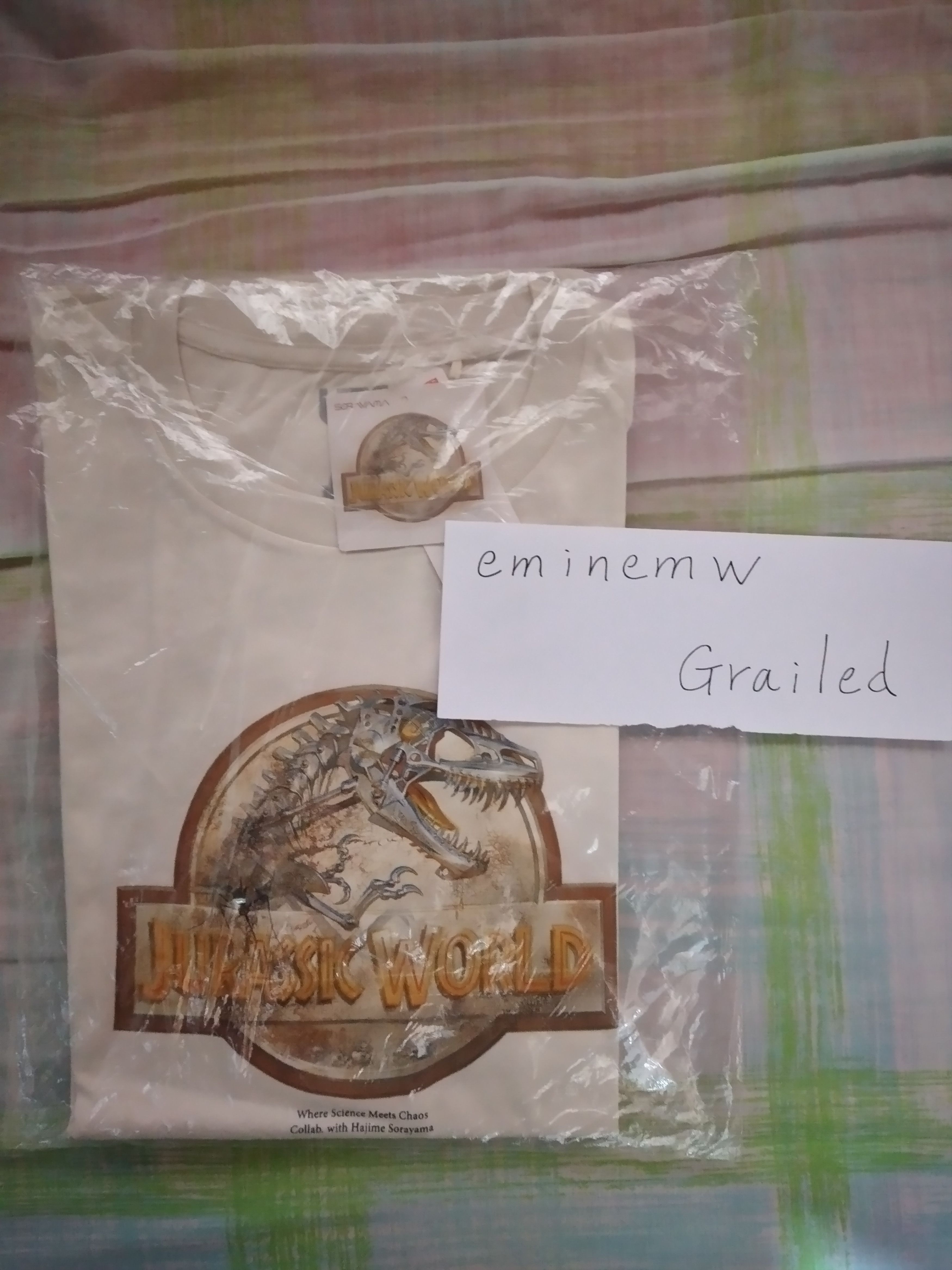Japanese Brand Uniqlo X Hajime Sorayama X Jurassic World T-Shirt TEE Size US L / EU 52-54 / 3 - 1 Thumbnail