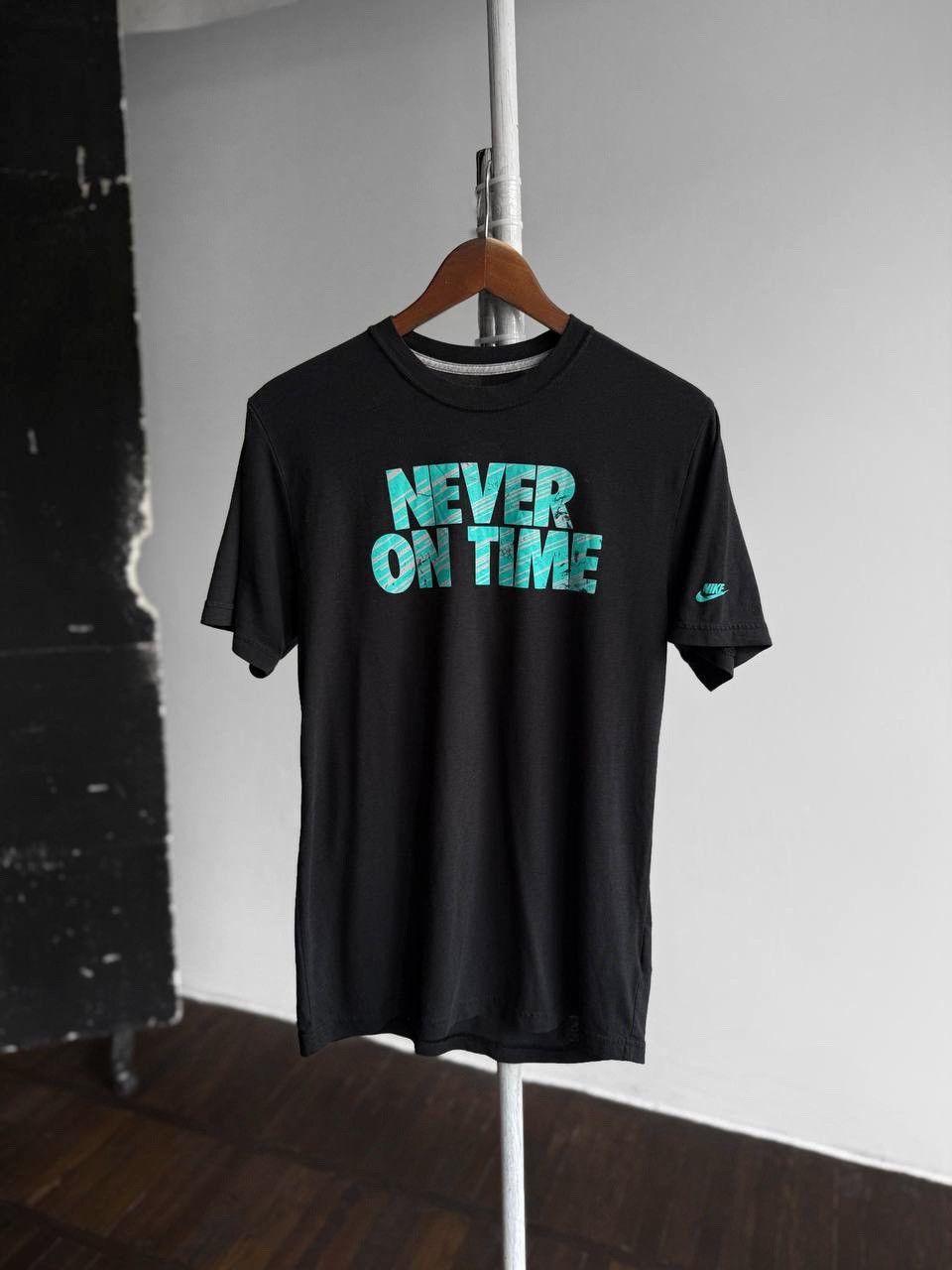 Nike Nike Mens Black Crew T-Shirt Never on Time Always on Point Size US M / EU 48-50 / 2 - 1 Thumbnail