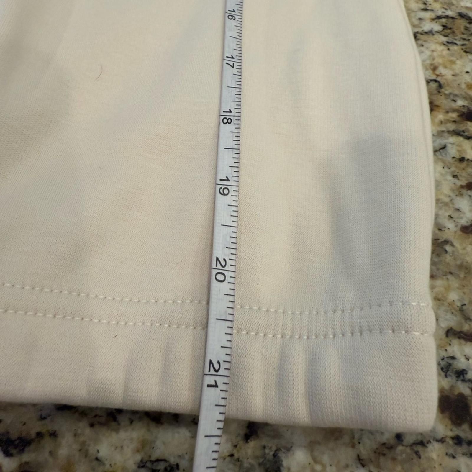 Banana Republic Banana Republic cream fleece lined sweatshirt SZ LG Size L / US 10 / IT 46 - 8 Thumbnail