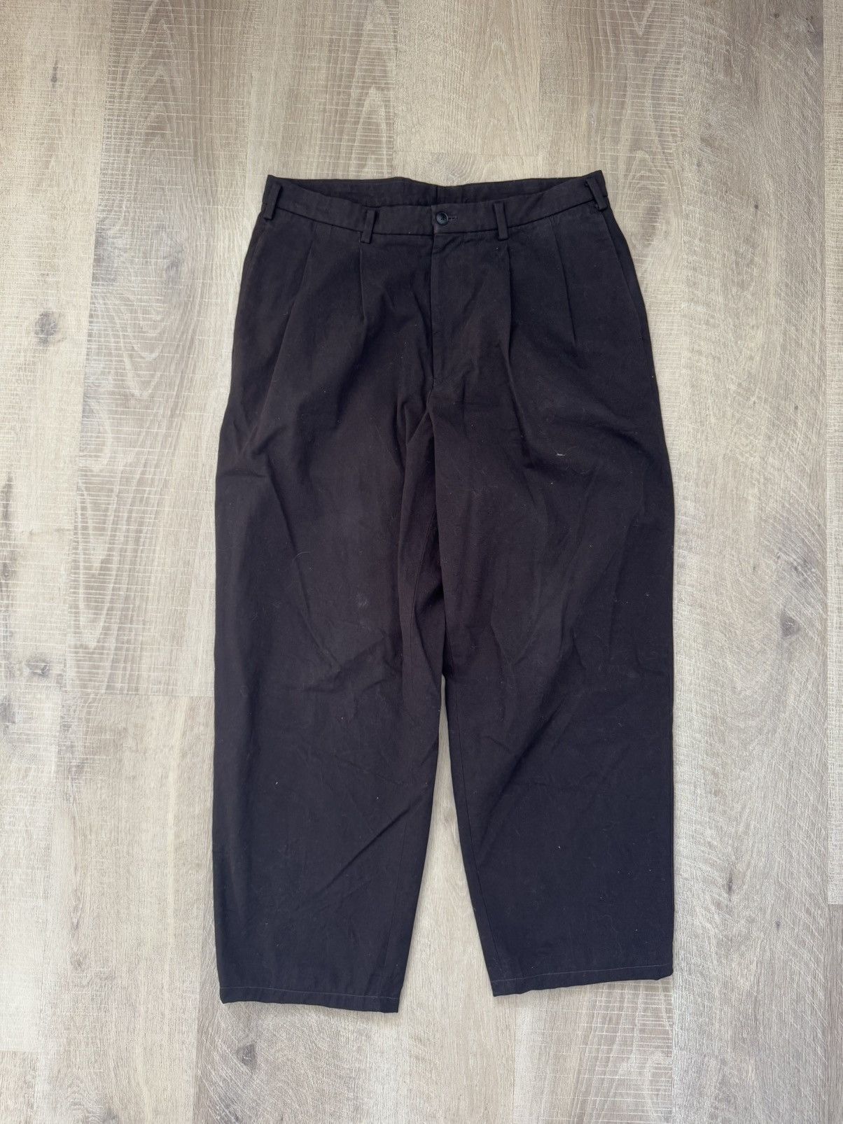 HEUGN Two Tuck Pants