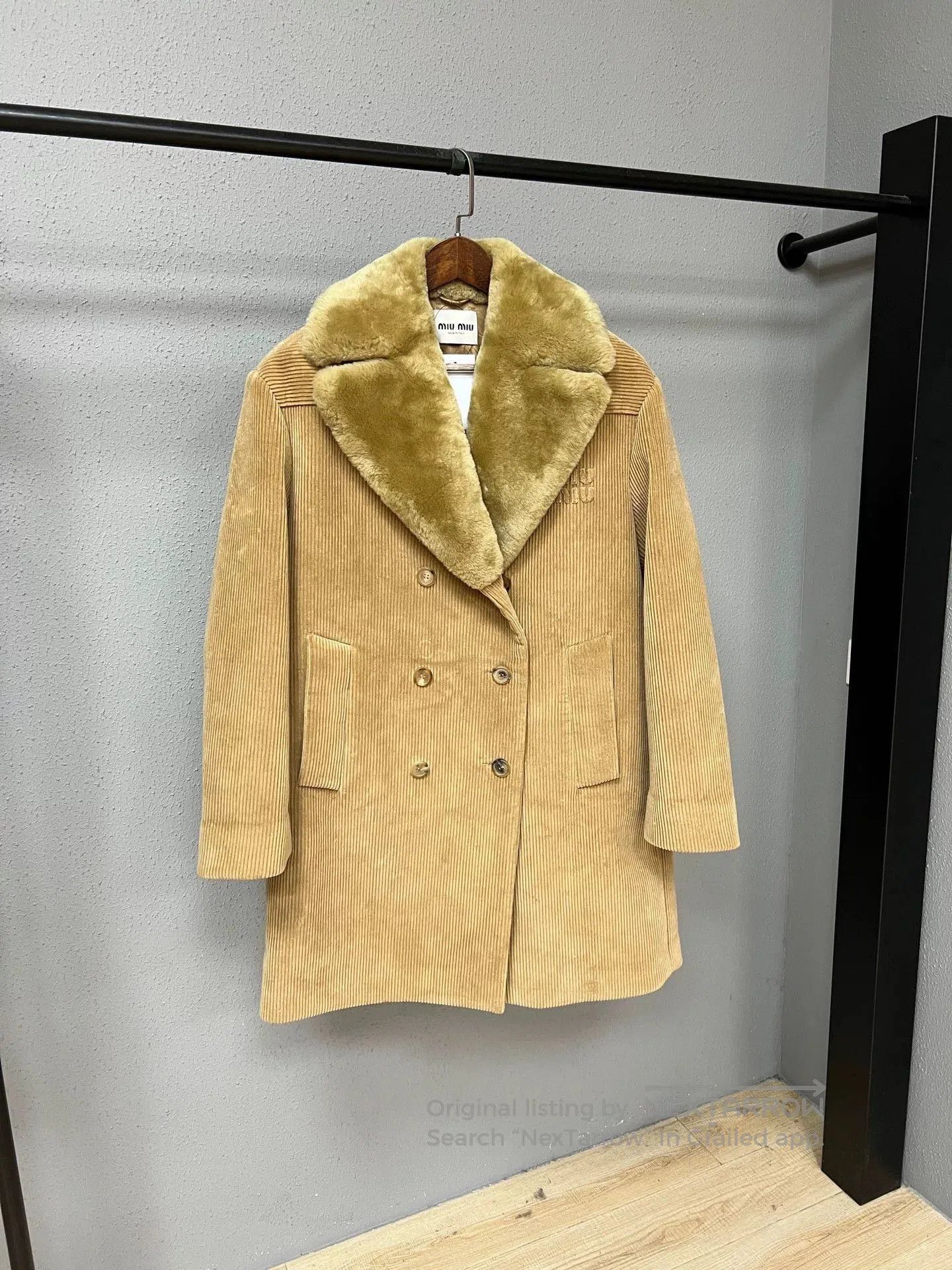 Miu Miu miu miu corduroy coat with fur collar. Size M / US 6-8 / IT 42-44 - 1 Thumbnail