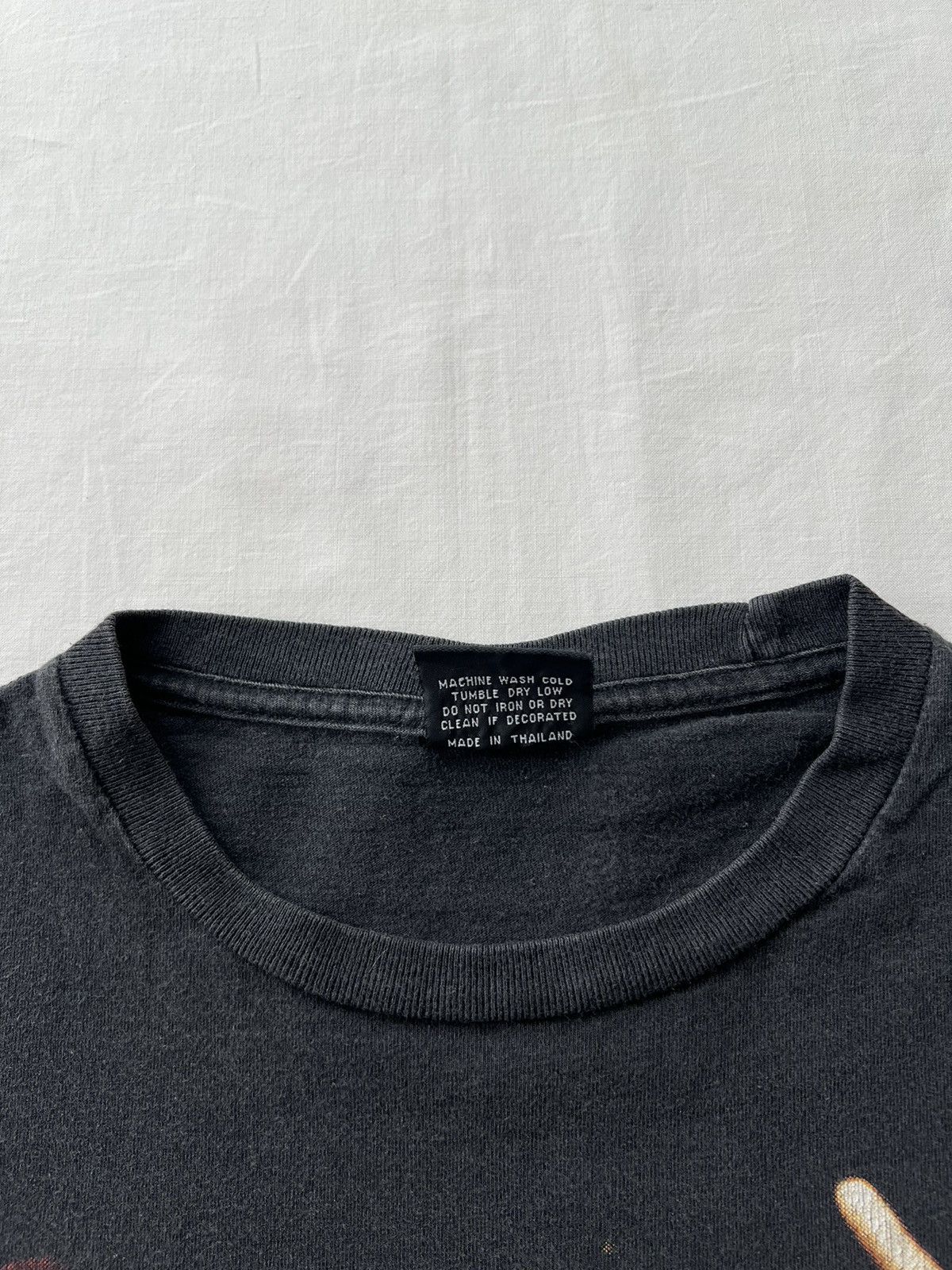Band Tees Vintage 90s Jimi Hendrix South Saturn Delta Black T-shirt Size US S / EU 44-46 / 1 - 12 Thumbnail