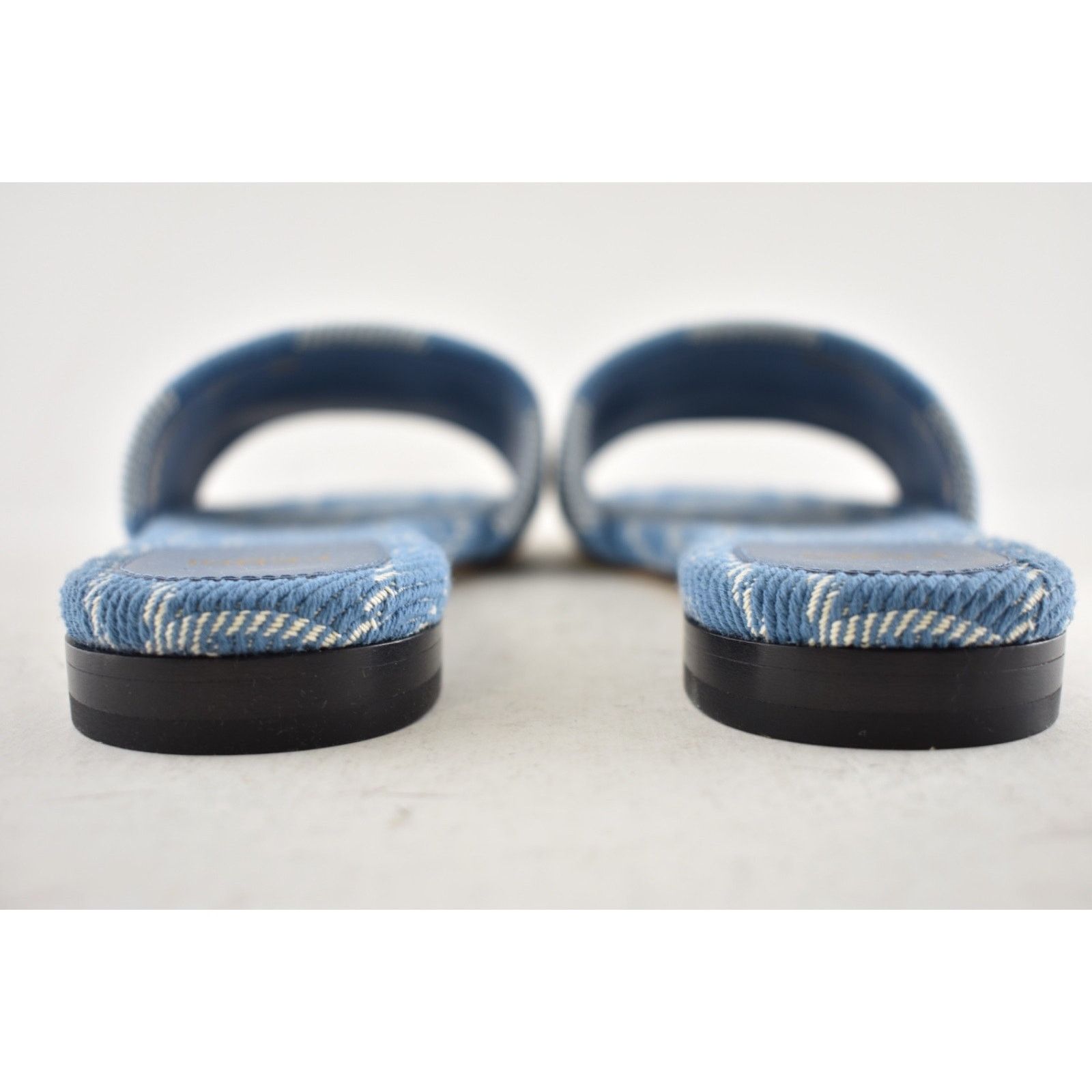 Fendi Fendi Sunshine Blue Denim FF Monogram Mule Slide Sandal 36.5 Size US 6.5 / IT 36.5 - 18 Thumbnail