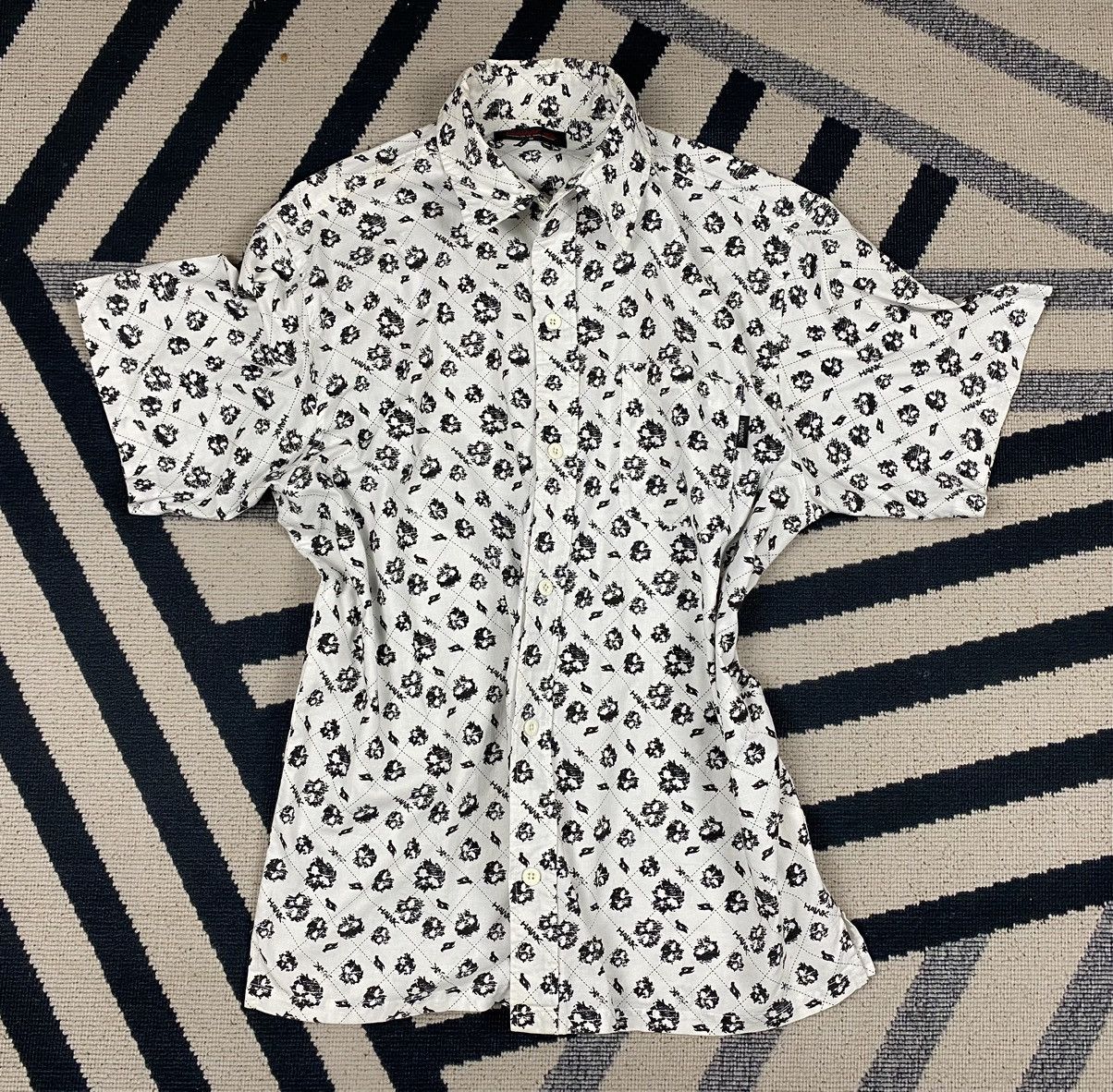 Tony Hawk Pre-loved Tony Hawk Fullprint Skull Short sleeve Size US M / EU 48-50 / 2 - 1 Thumbnail