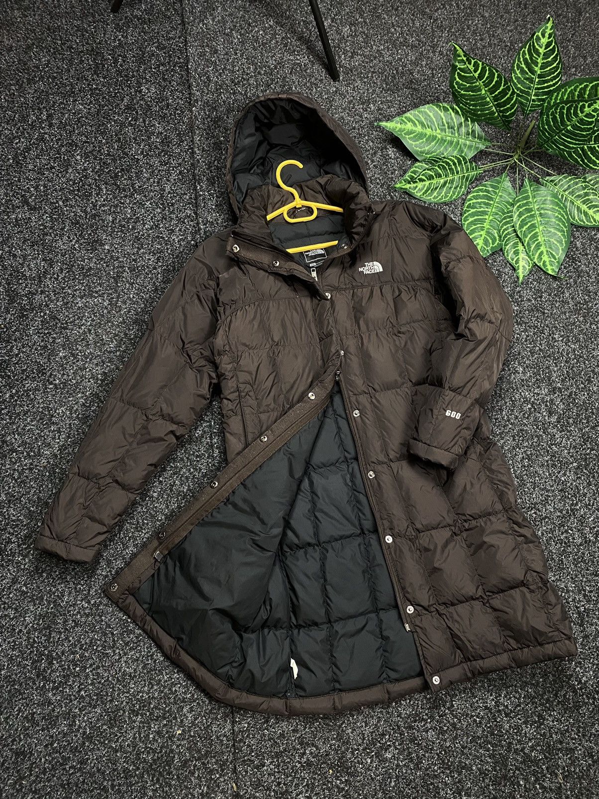 Outdoor Vintage Brown woman