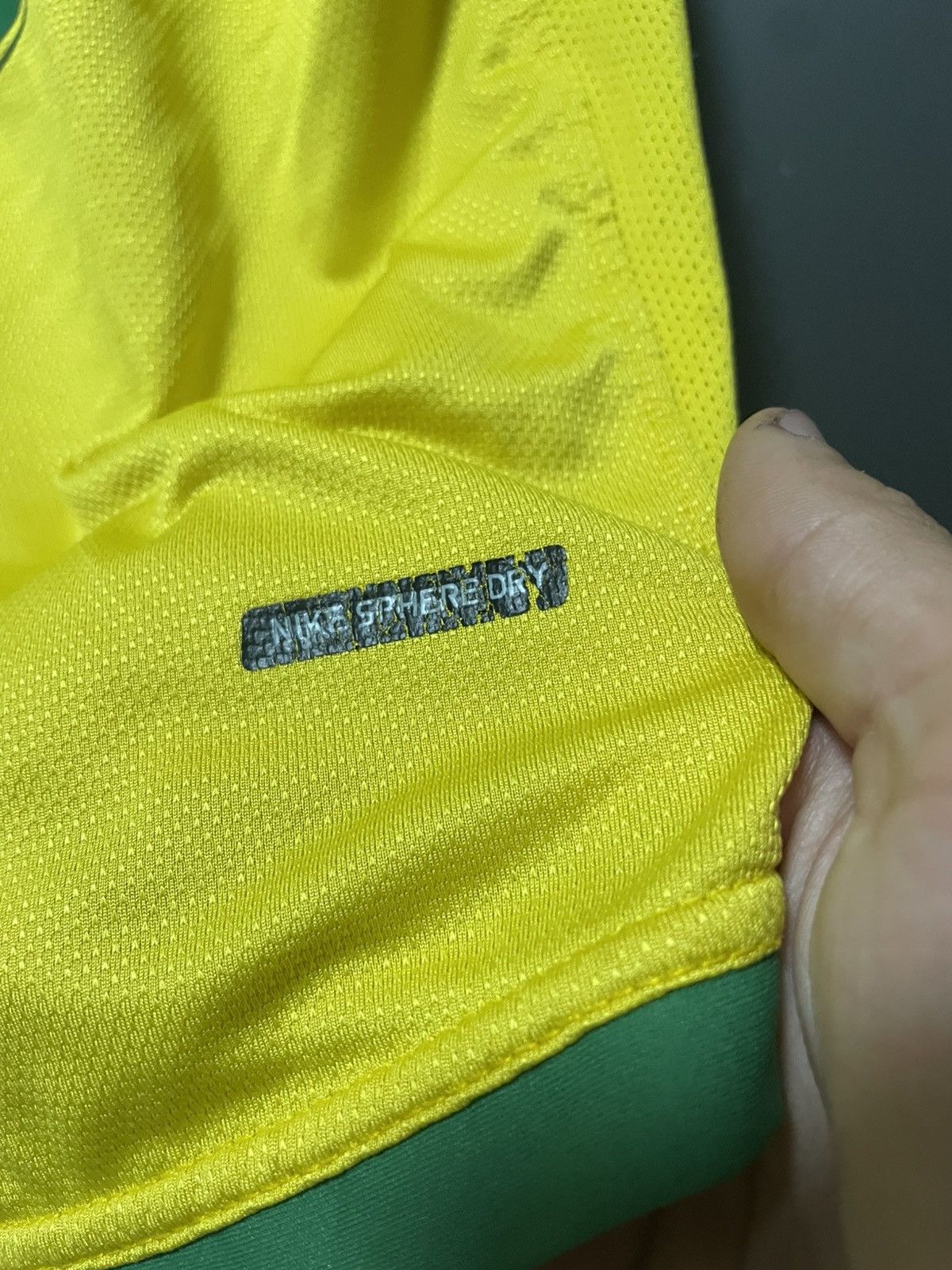 Nike × Vintage Nike Brazil National Team #8 Kaka 2006/2007 Home Jersey Kit Size US M / EU 48-50 / 2 - 14 Thumbnail