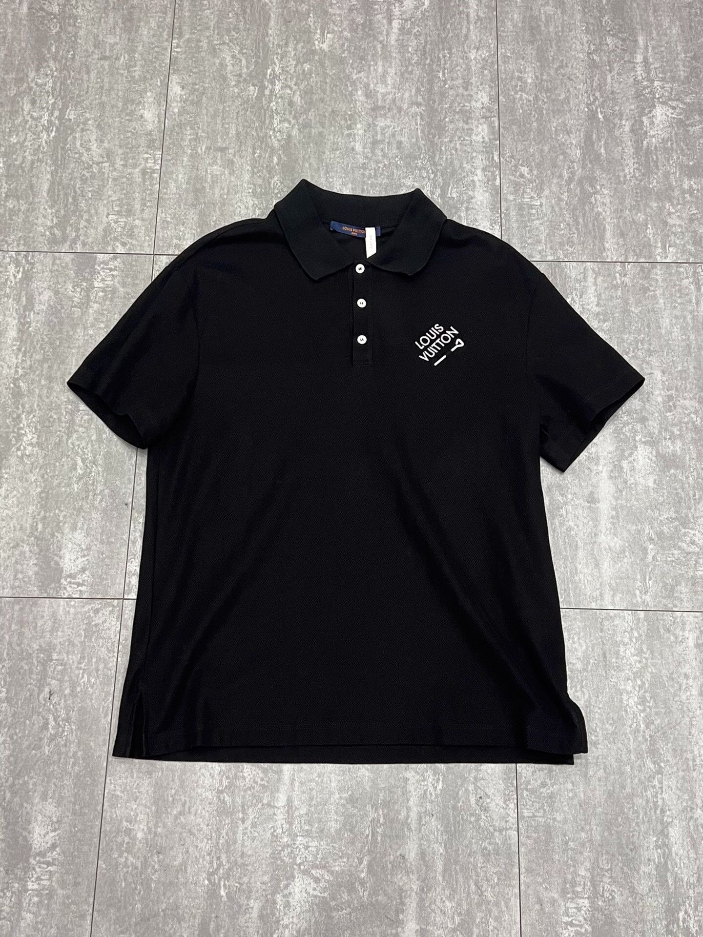 Louis Vuitton Louis Vuitton Black Polo s Men Size US S / EU 44-46 / 1 - 1 Thumbnail