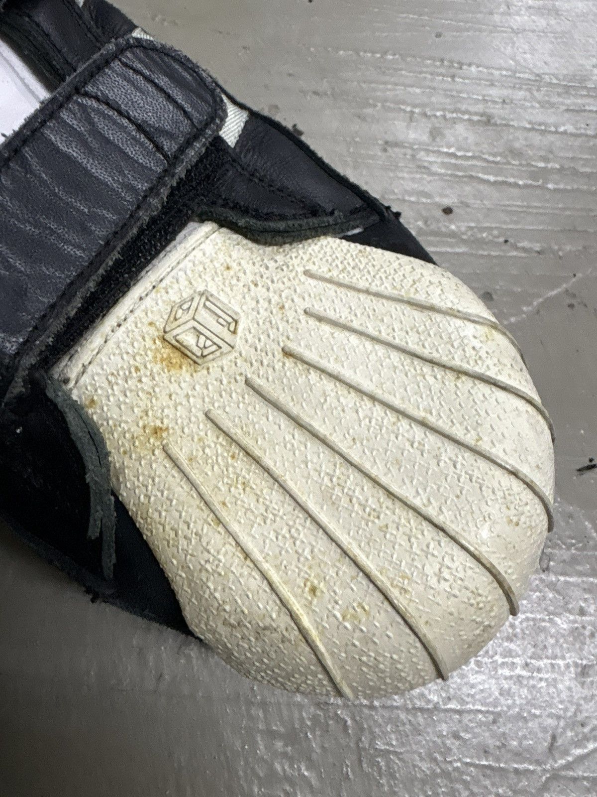 General Research General Research 90s Velcro Shoes Adidas Superstar Style Size US 10 / EU 43 - 6 Thumbnail