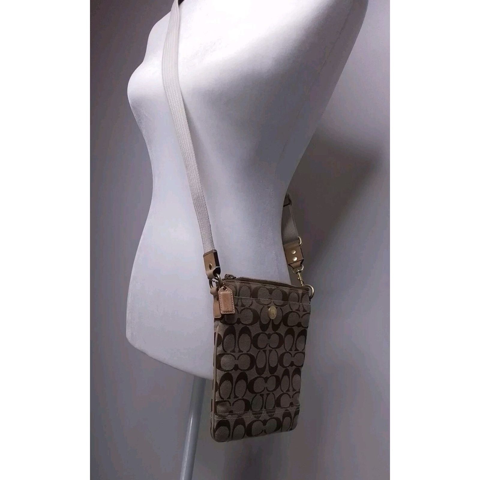 Coach Coach Signature Brown Crossbody Purse Swing Bag #J2038 Size ONE SIZE - 4 Thumbnail