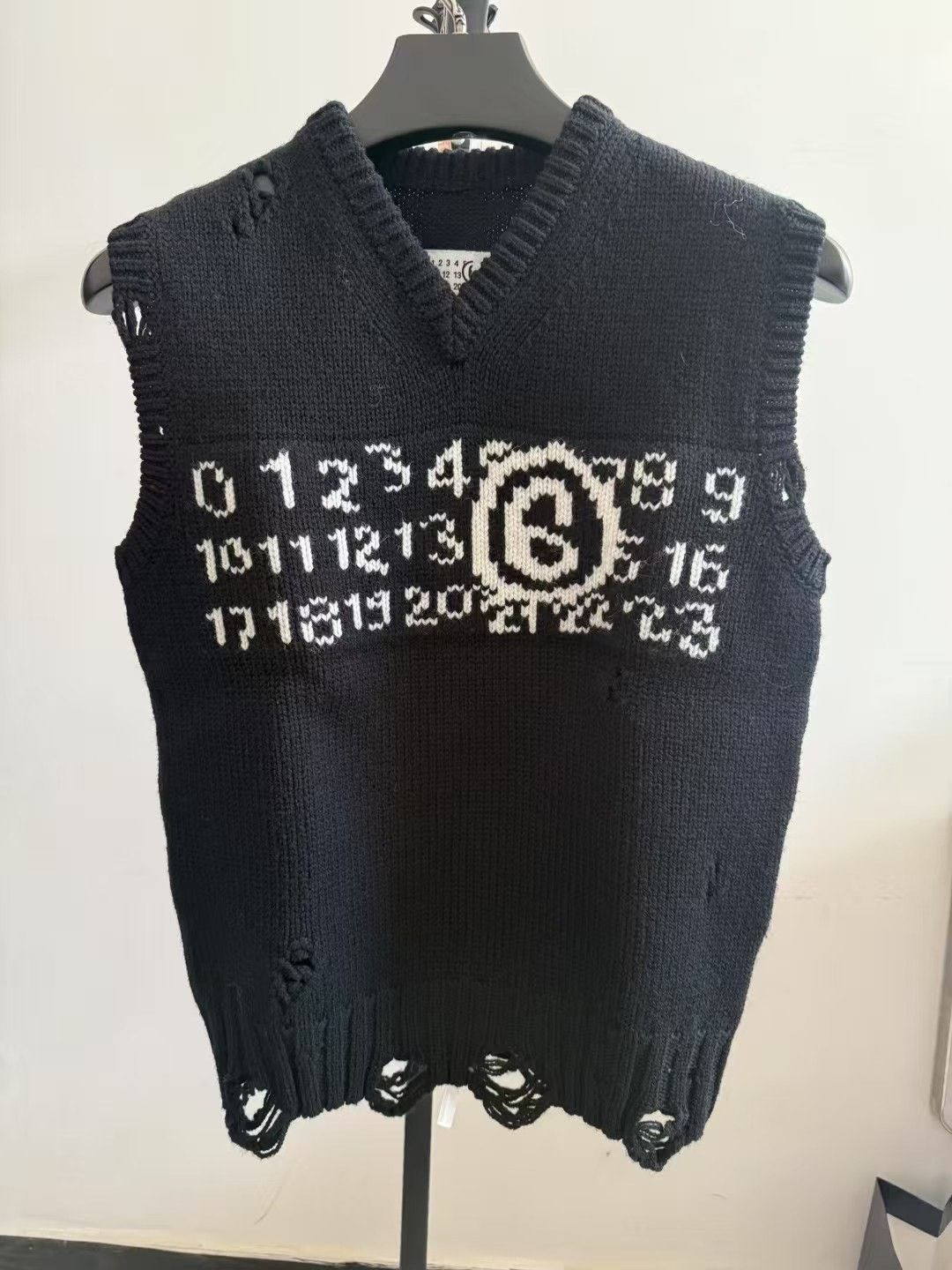 Maison Margiela Maison Margiela Sweater S Women Size S / US 4 / IT 40 - 1 Thumbnail