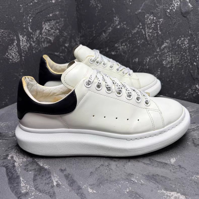 Alexander McQueen Oversized Sneakers Black Heel Tab Q10 Size US 7 / EU 40 - 6 Thumbnail