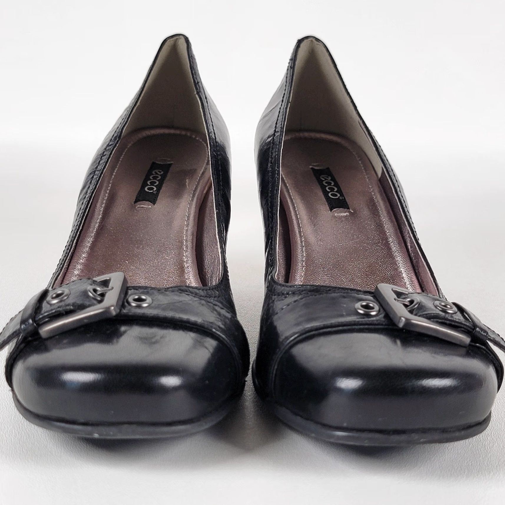 Ecco ECCO Black Leather Pumps Buckle Accents Women's Size 10/41 EU Pumps, Women, Heel, Black, Slip On, Med, Rubber Outsole, Leather Upper, Classic, 90s? Size US 10 / IT 40 - 3 Thumbnail