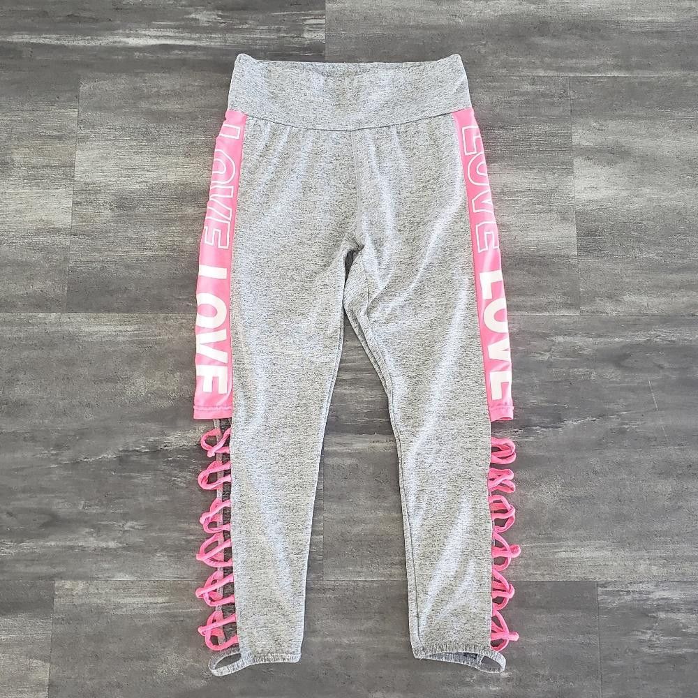 Designer Grey Pink Love Detailed Athletic Strapped Capri Size 28" / US 6 / IT 42 - 1 Thumbnail
