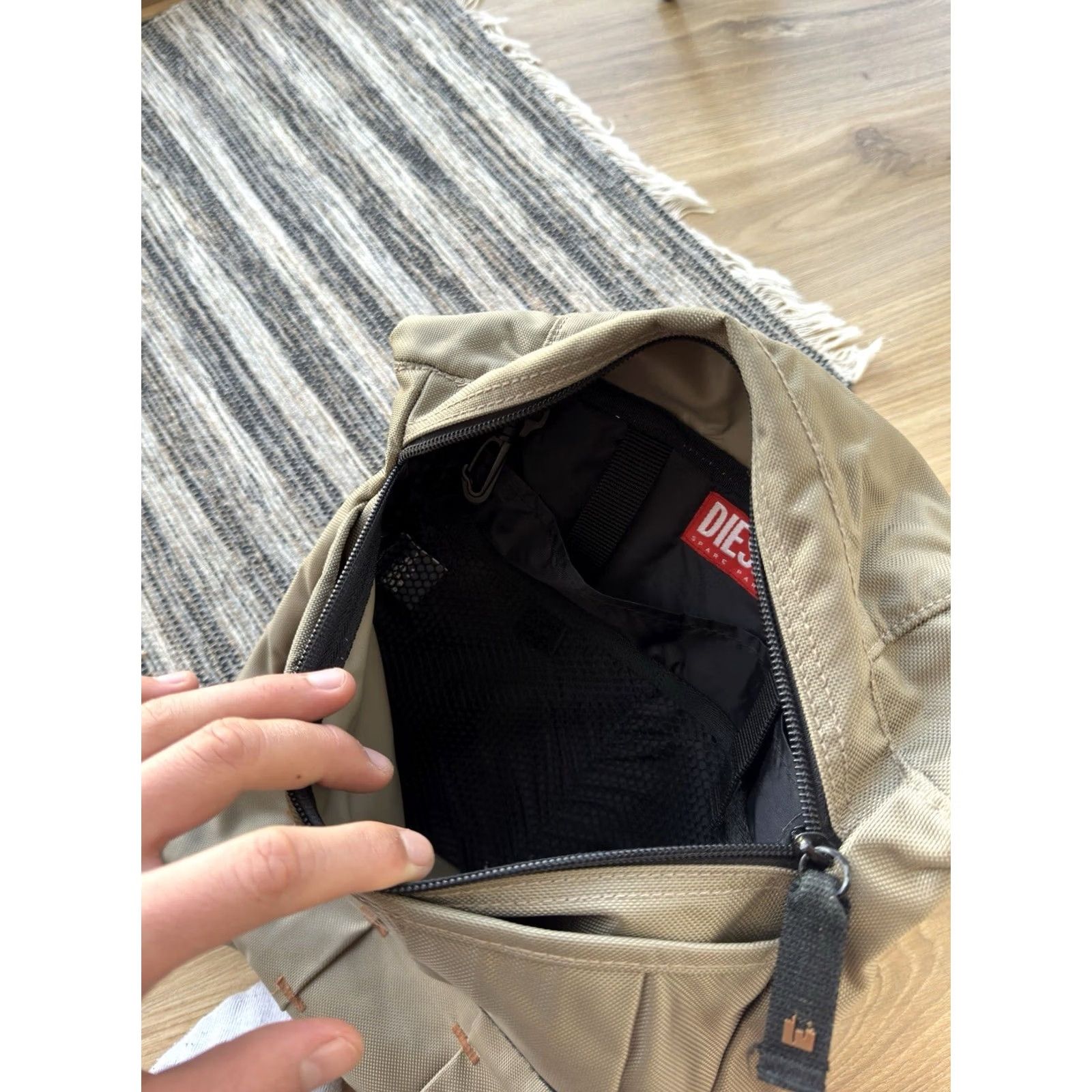Diesel VINTAGE Diesel Shoulder Bag Unisex Adults Nylon Beige 90s Y2K Classic Streetwear Outdoor University Bag Mens Size ONE SIZE - 6 Thumbnail