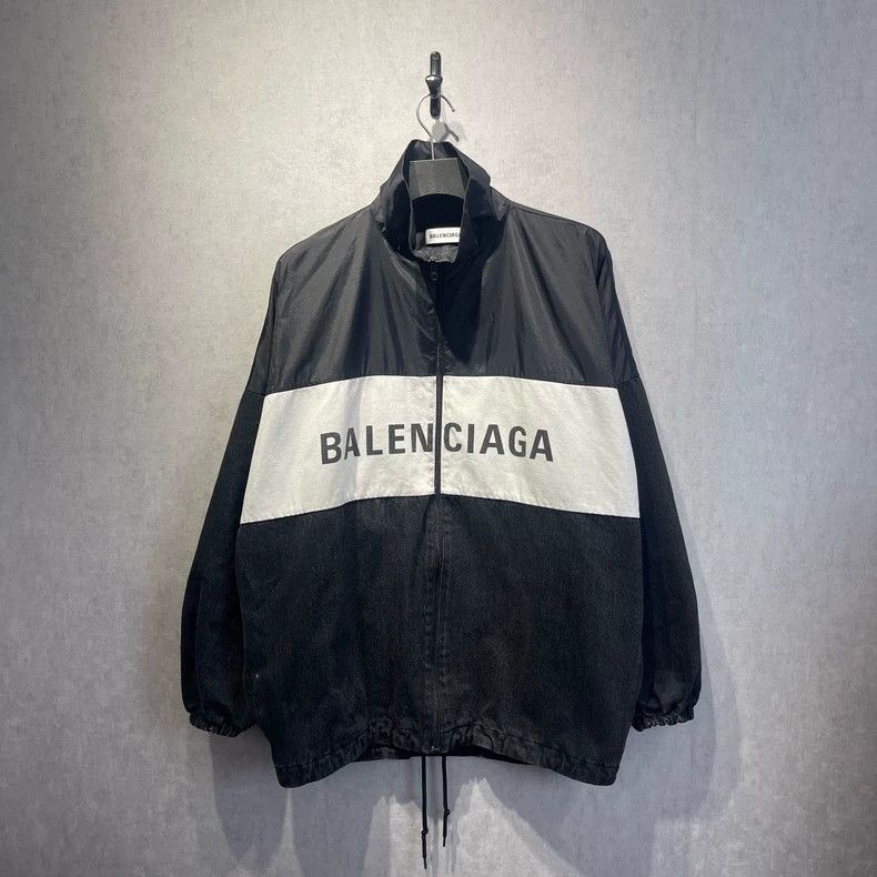 Balenciaga Balenciaga size 34 Large logo windbreaker jacket Size XL / US 12-14 / IT 48-50 - 1 Thumbnail