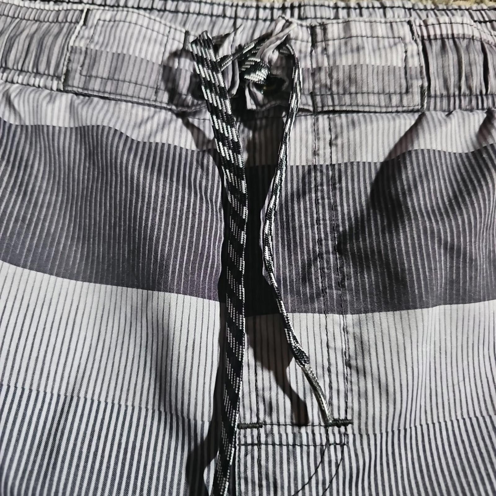 Nike Nike Hybrid Board Swim Shorts Small Gray Size US 30 / EU 46 - 3 Thumbnail