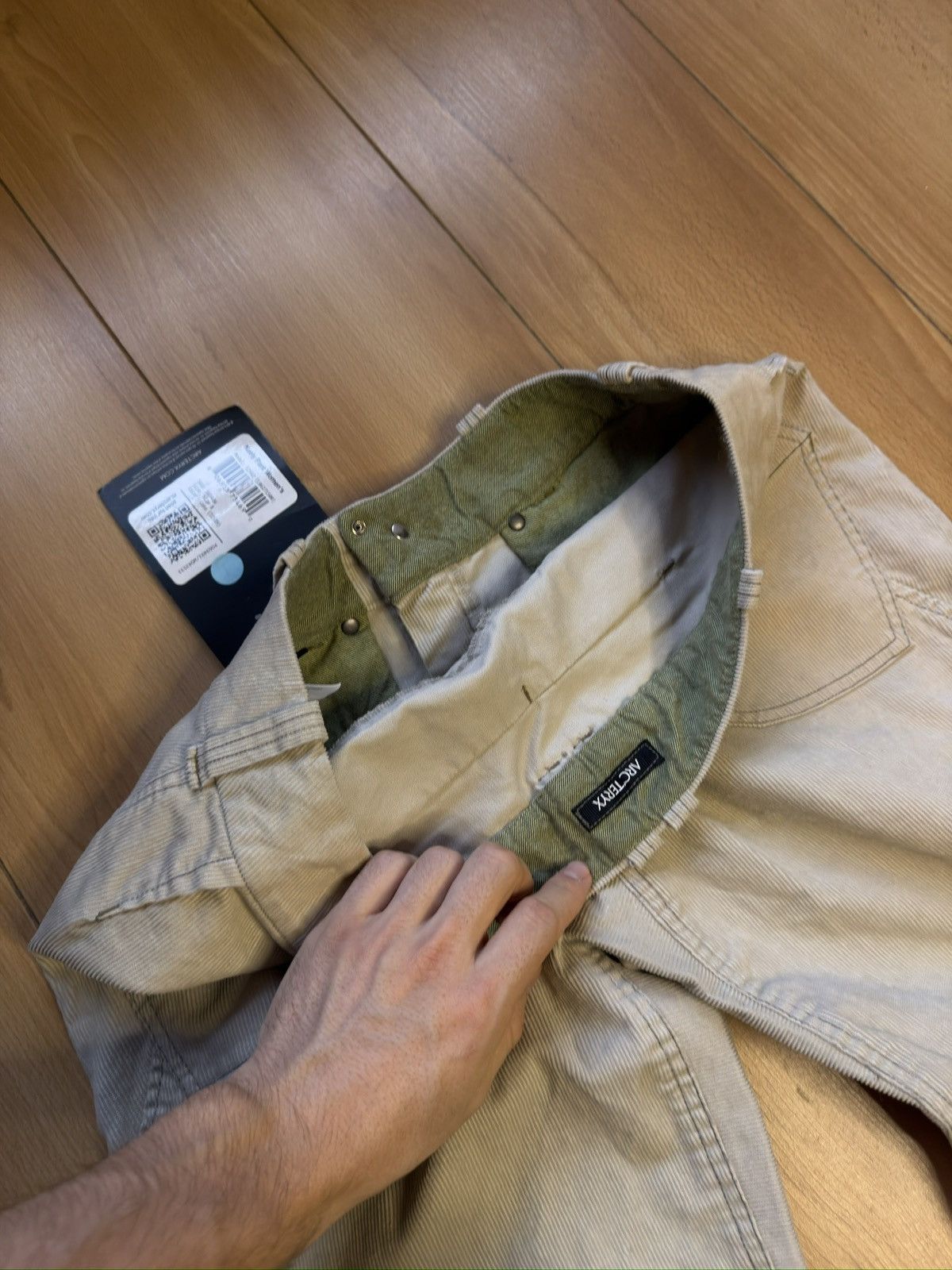 Arc'teryx Arcteryx women’s new beige pants Size 27" / US 4 / IT 40 - 10 Thumbnail