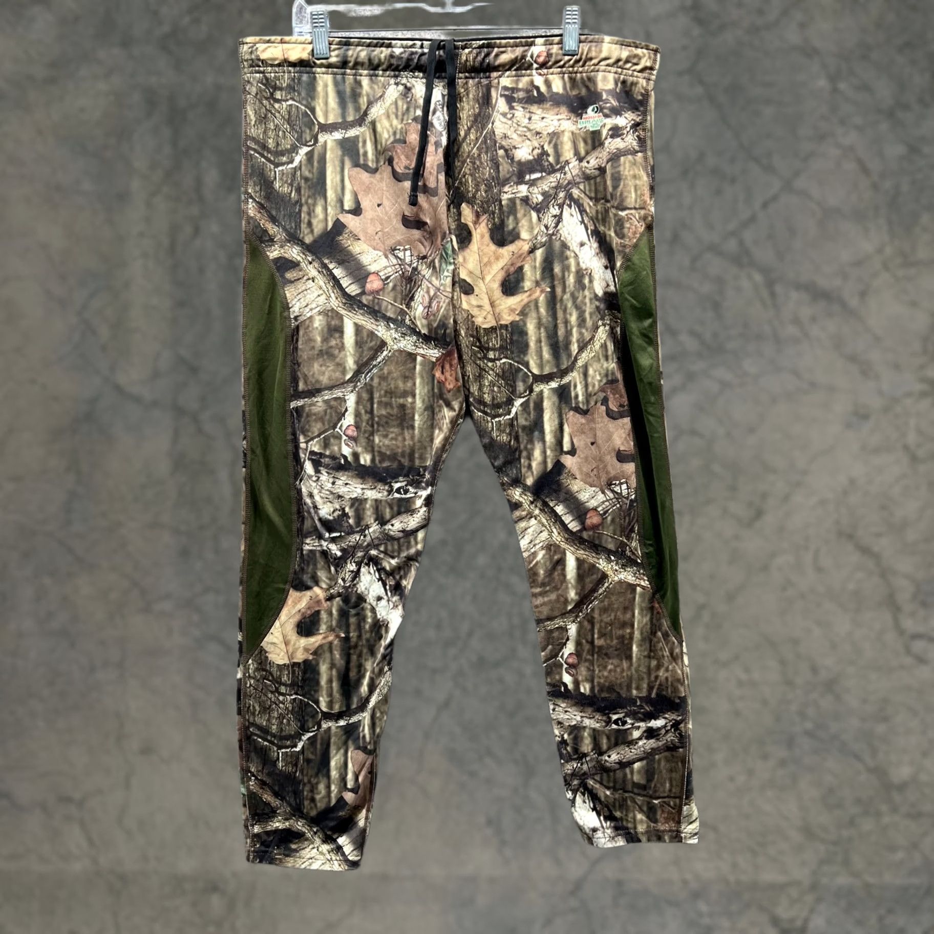 Vintage VINTAGE Russell Sweatpants? (No, not vintage) Russell Sweatpants Men XL Reeltree Camouflage Mossy Oak Dri Power Huntingr Size US 36 / EU 52 - 1 Thumbnail