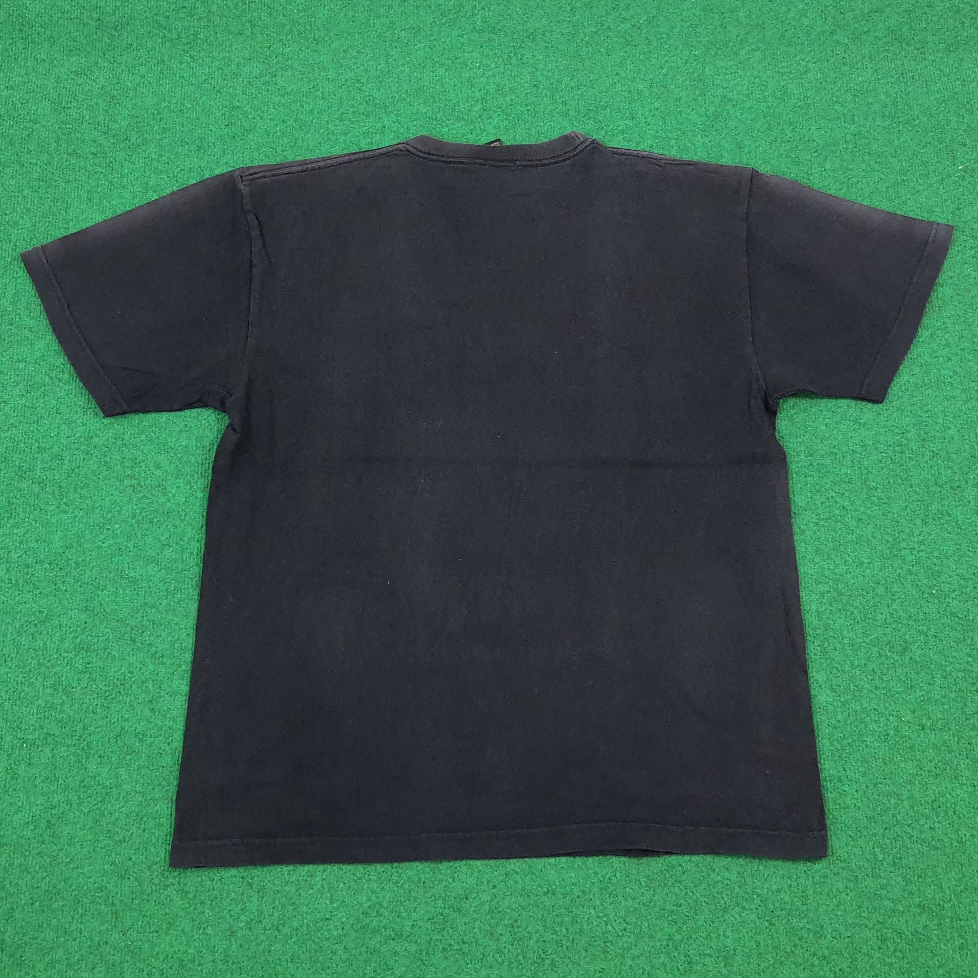 Playstation × The Game × Vintage Vintage Cloud Strife Final Fantasy VII Remake Game Tshirt Size US XL / EU 56 / 4 - 3 Thumbnail