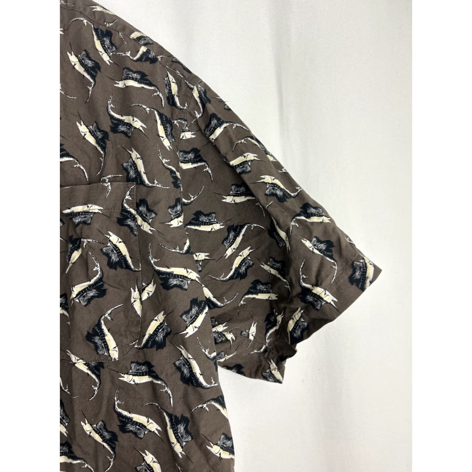 Vintage Columbia Mens XL Short Sleeve Button-Down Shirt Gray Marlins Graphic AOP Shirt Size US XL / EU 56 / 4 - 5 Thumbnail