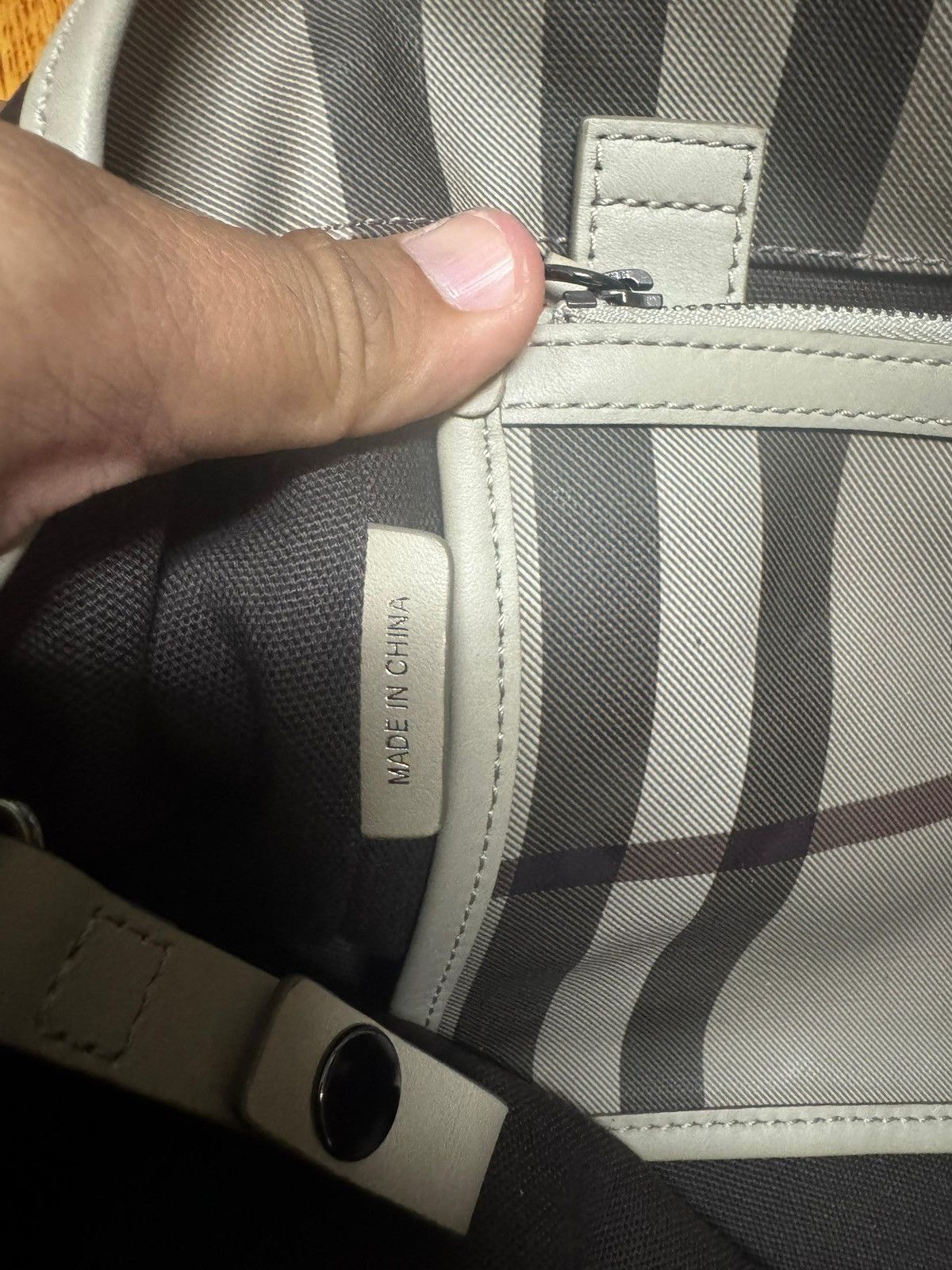 Burberry Burberry Smoke Grey Haymarket Novacheck Tote Bag Size ONE SIZE - 10 Thumbnail