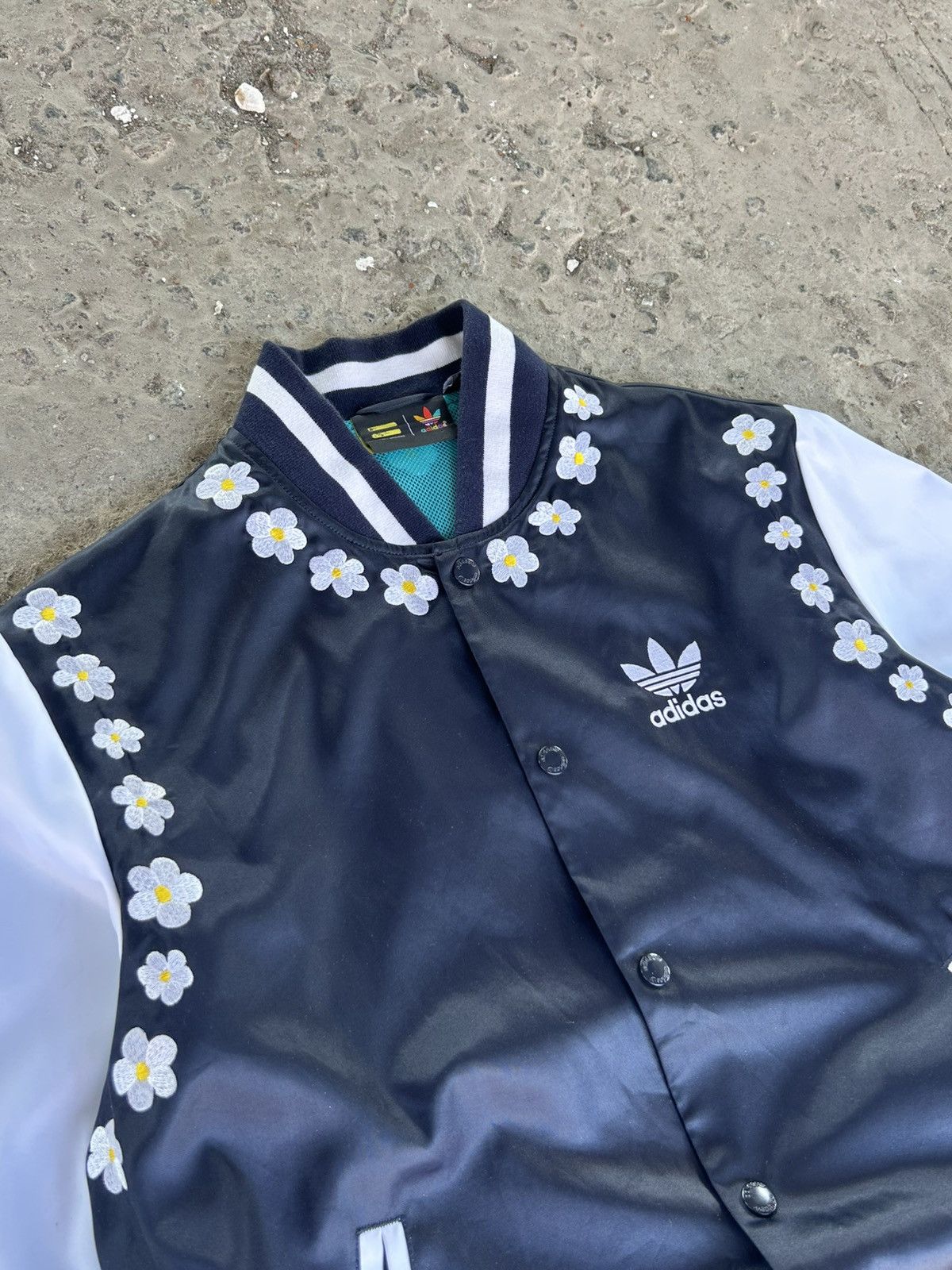 Human Made Adidas x Pharrell Williams Flowers 528Hz Buttom Track Jacket Size US M / EU 48-50 / 2 - 5 Thumbnail