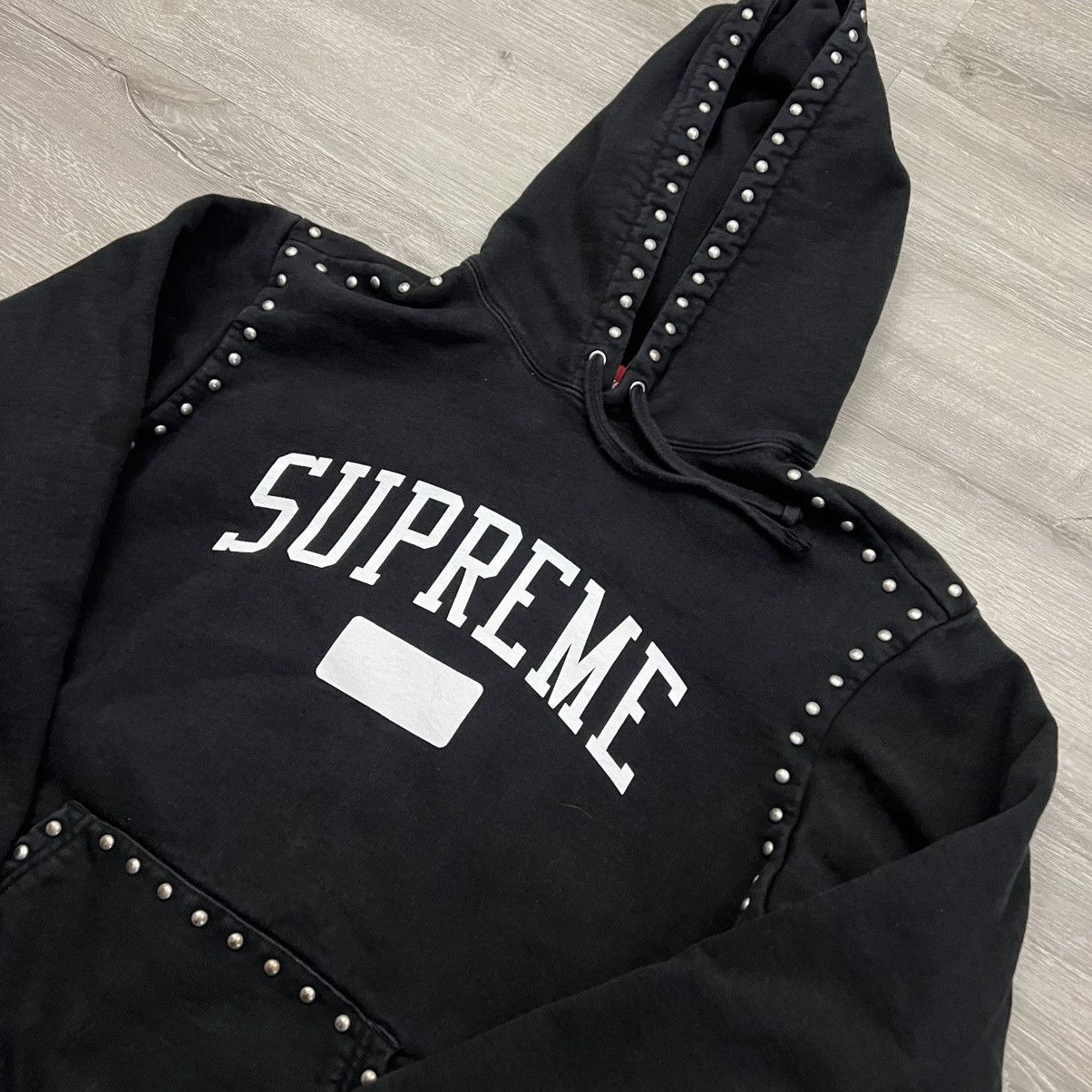 Supreme Supreme Studded Logo Hoodie Size US M / EU 48-50 / 2 - 12 Thumbnail