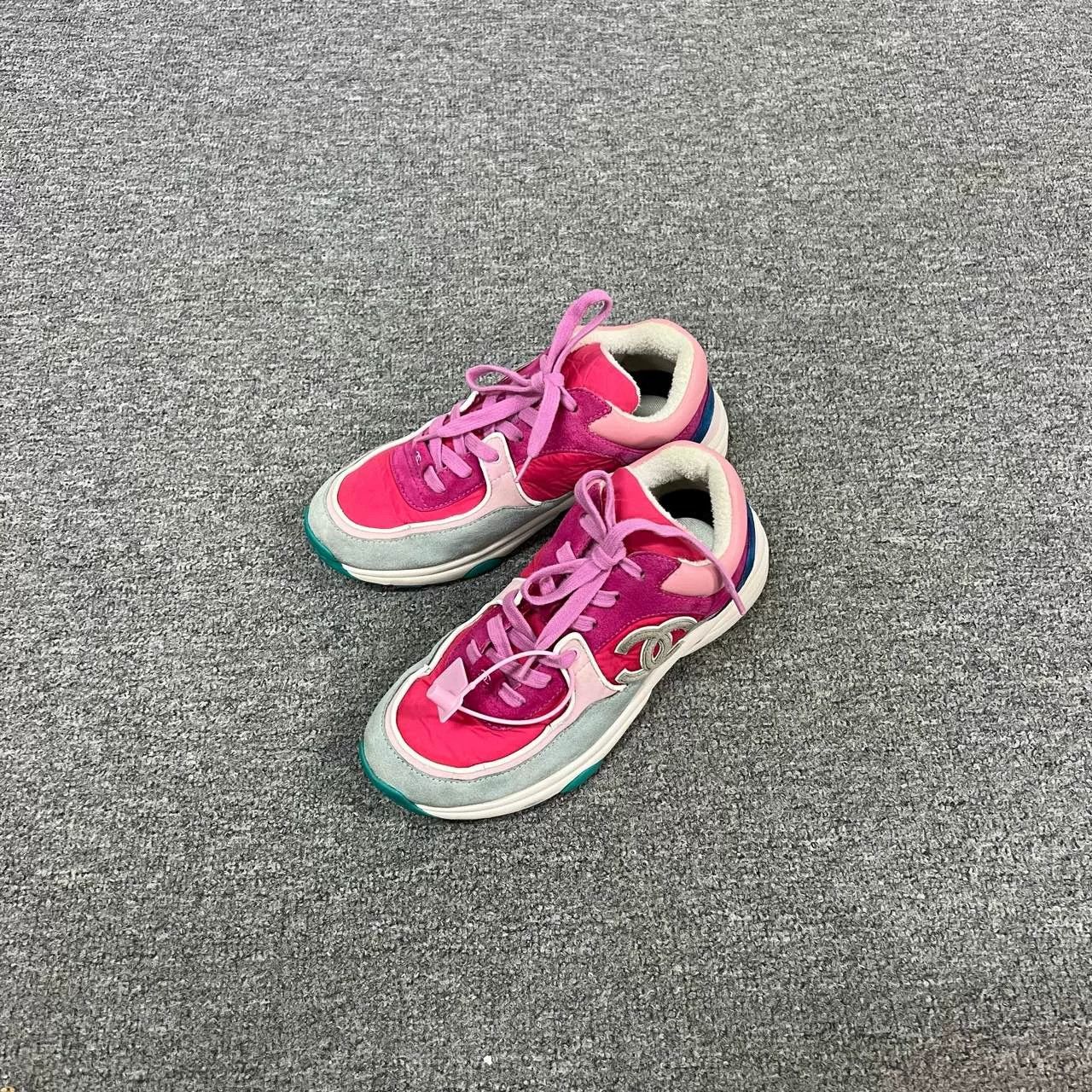 Chanel Chanel Round Toe Suede Double C Sneakers Size US 7 / IT 37 - 1 Thumbnail