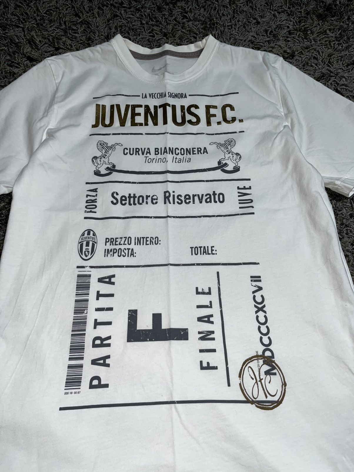 Nike NIKE JUVENTUS PROMO “ SHIRT LIKE A TICKET” FOOTBALL TEE Size US L / EU 52-54 / 3 - 2 Thumbnail