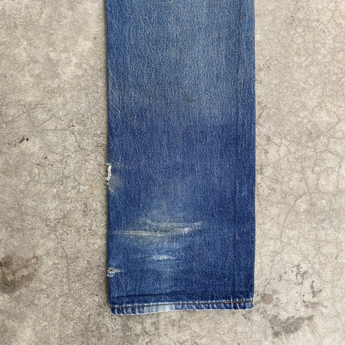 Levi's Vintage 90’s Levis 501 Faded Blue Distressed Denim Jeans Size US 32 / EU 48 - 13 Thumbnail
