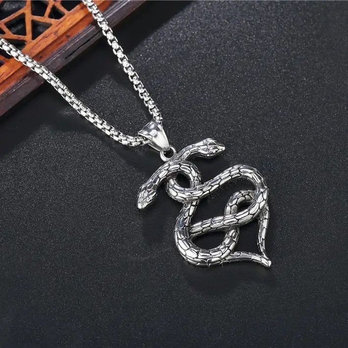 Jewelry Gothic Winding Double Snake Heart Necklace Size ONE SIZE - 2 Thumbnail