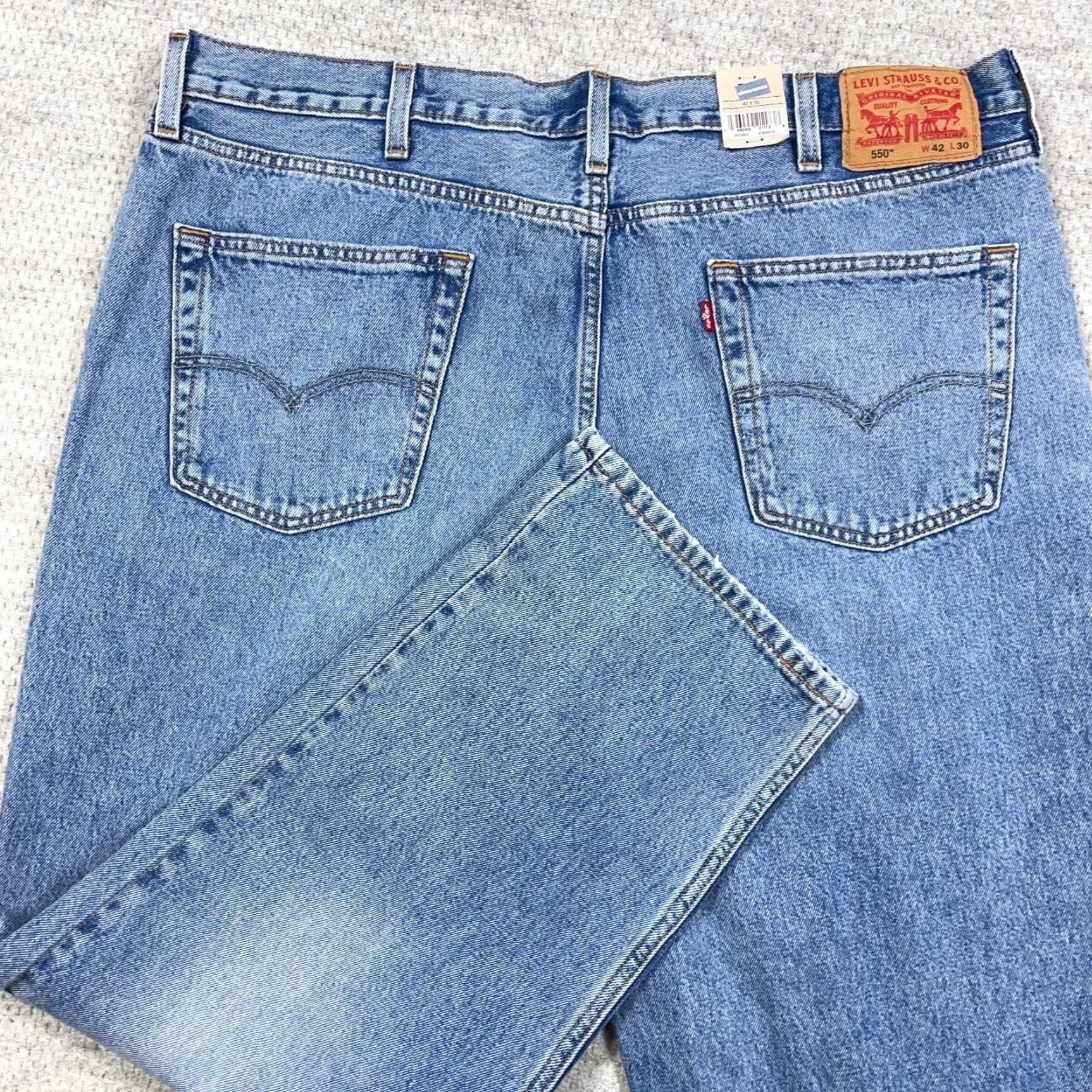 Levi's Levi's 550 Jeans Men 42x30 Relaxed Fit Distressed Blue Cotton Denim Medium Wash 5-Pocket Regular Inseam 30in Size US 42 / EU 58 - 4 Thumbnail