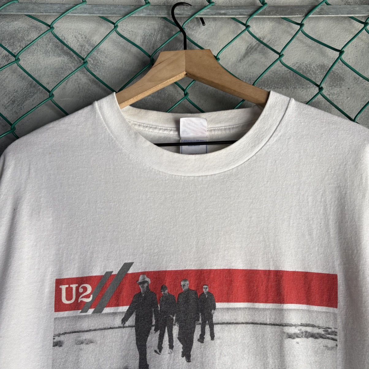 Other Vintage 2005 U2 Vertigo Rock Band White T-shirt Sz XL Size US XL / EU 56 / 4 - 2 Thumbnail