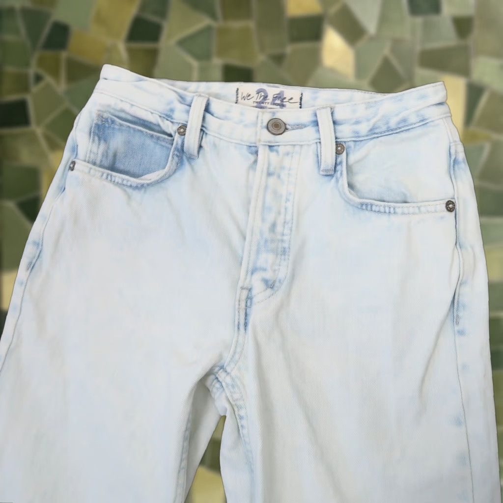 Free People VINTAGE Free People We The Free Mid Rise Crop Flare Bleach Wash Blue Jeans 24 Size 42" / US 20 - 1 Thumbnail